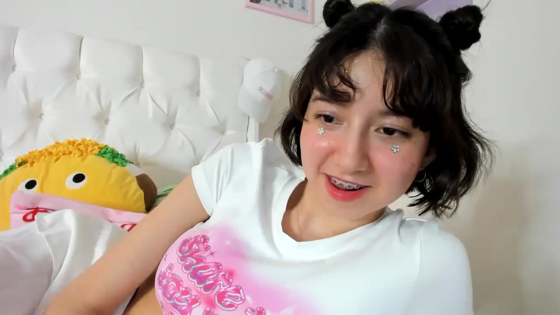 Gallery image thumbnail from Cherrycute666's myfreecams stream on, 09/16/2023, 05:31 image 15 of 20