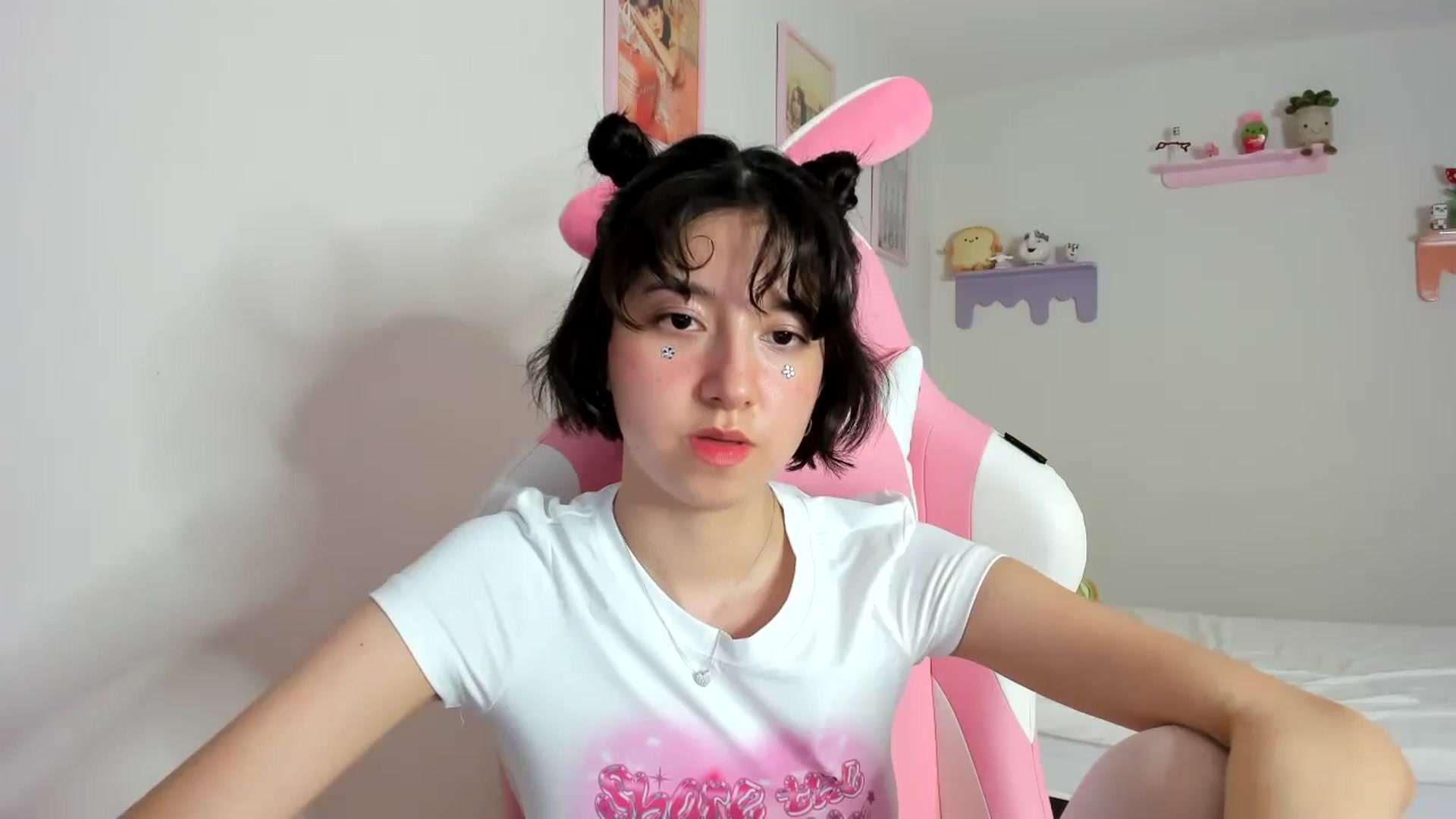 Gallery image thumbnail from Cherrycute666's myfreecams stream on, 09/16/2023, 07:44 image 15 of 20