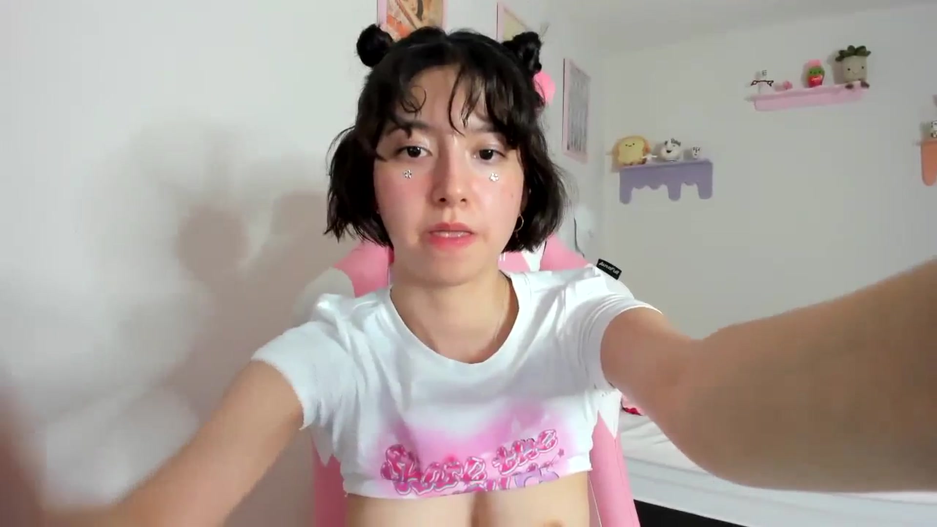 Gallery image thumbnail from Cherrycute666's myfreecams stream on, 09/16/2023, 08:14 image 15 of 20