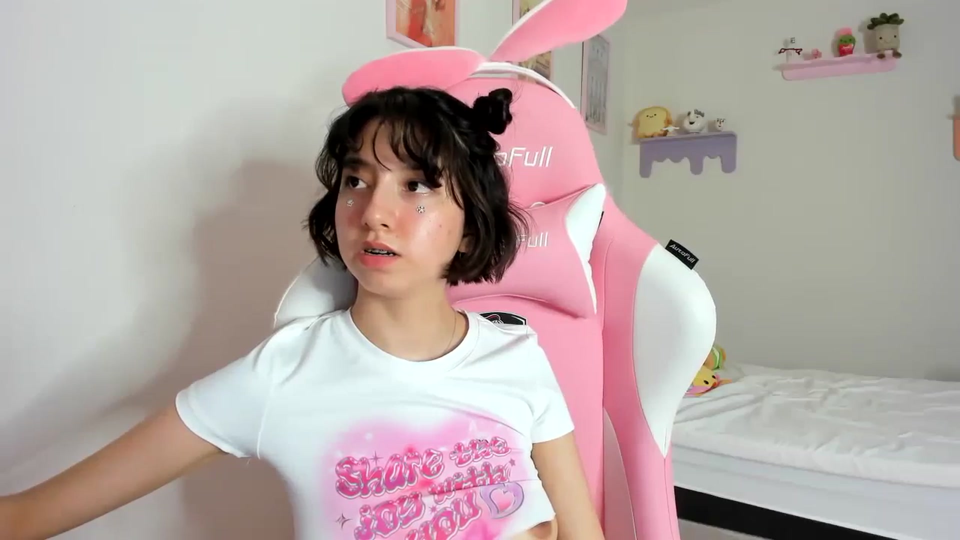 Gallery image thumbnail from Cherrycute666's myfreecams stream on, 09/16/2023, 08:14 image 6 of 20