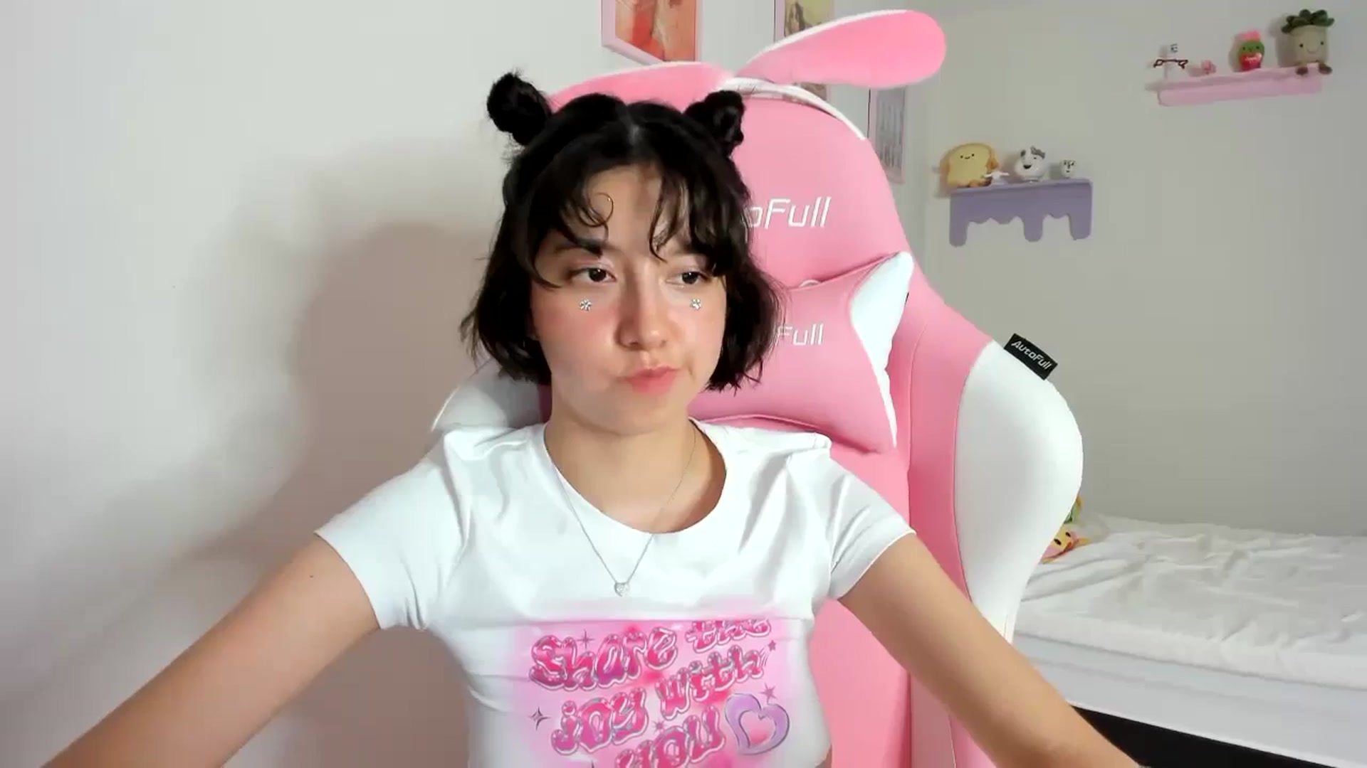 Gallery image thumbnail from Cherrycute666's myfreecams stream on, 09/16/2023, 09:53 image 15 of 20