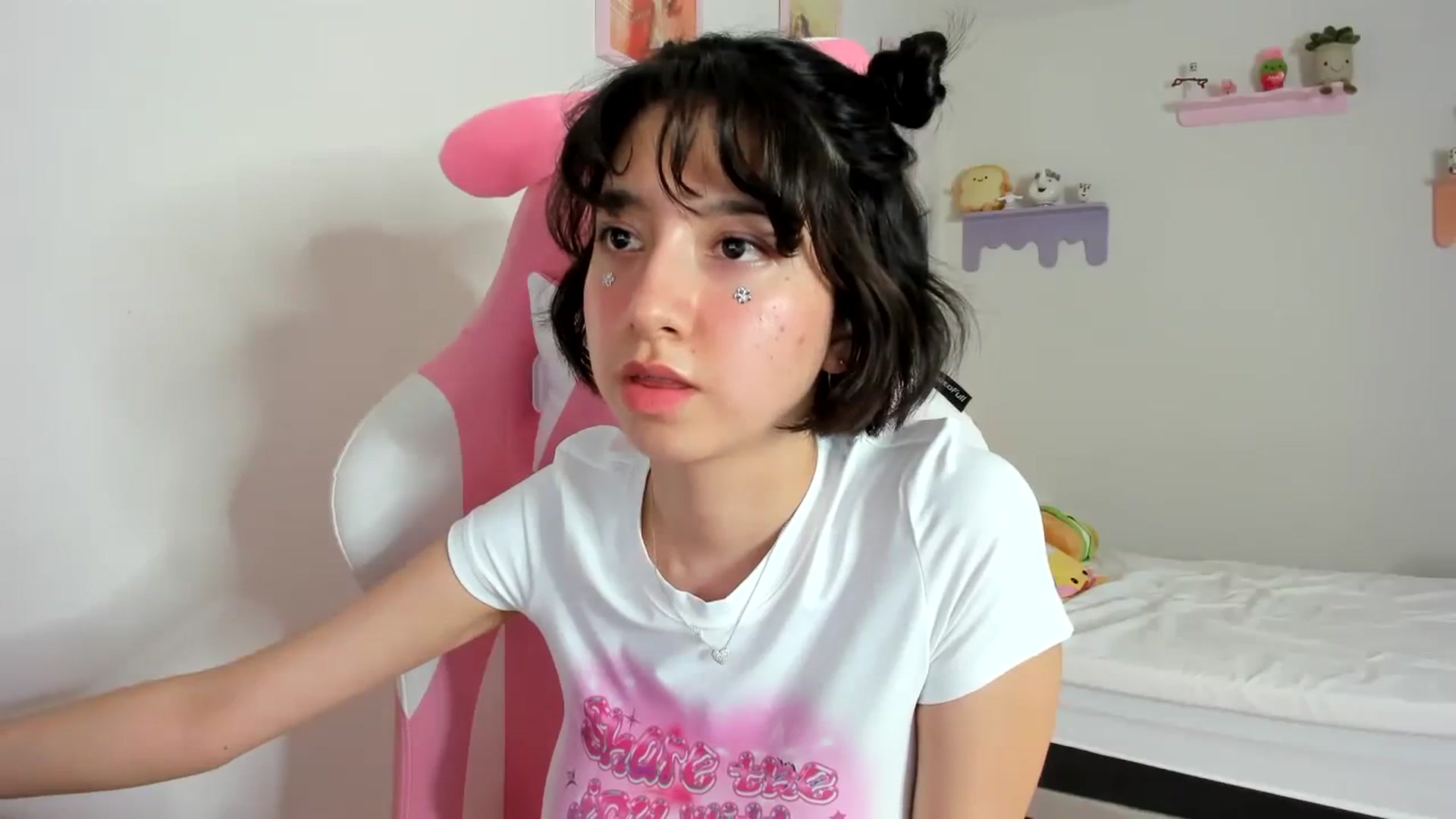 Gallery image thumbnail from Cherrycute666's myfreecams stream on, 09/16/2023, 09:53 image 8 of 20