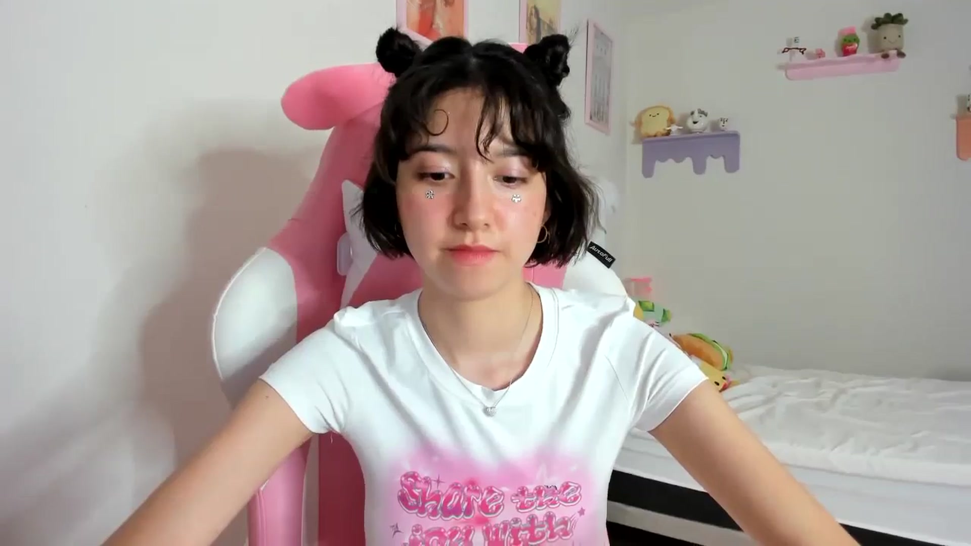 Gallery image thumbnail from Cherrycute666's myfreecams stream on, 09/16/2023, 09:53 image 7 of 20