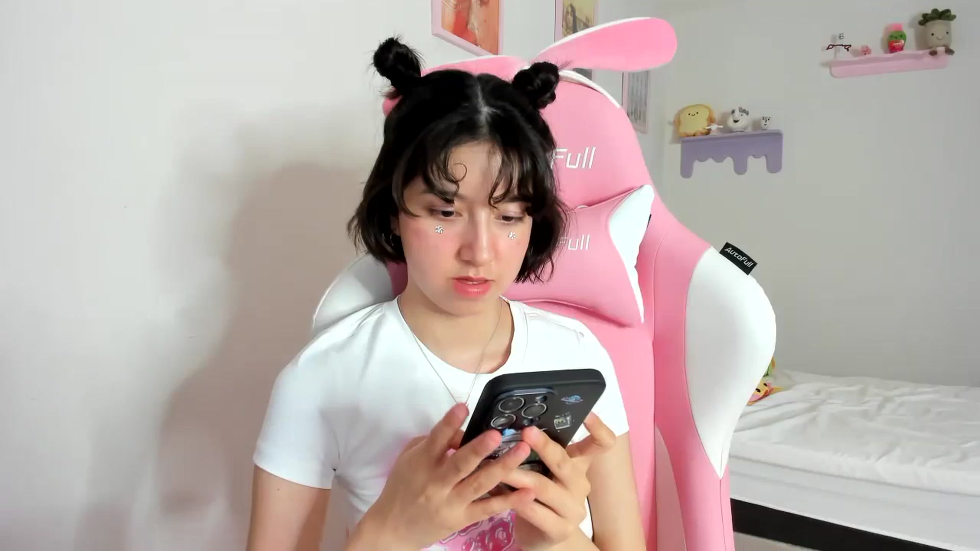 Gallery image thumbnail from Cherrycute666's myfreecams stream on, 09/16/2023, 09:53 image 12 of 20