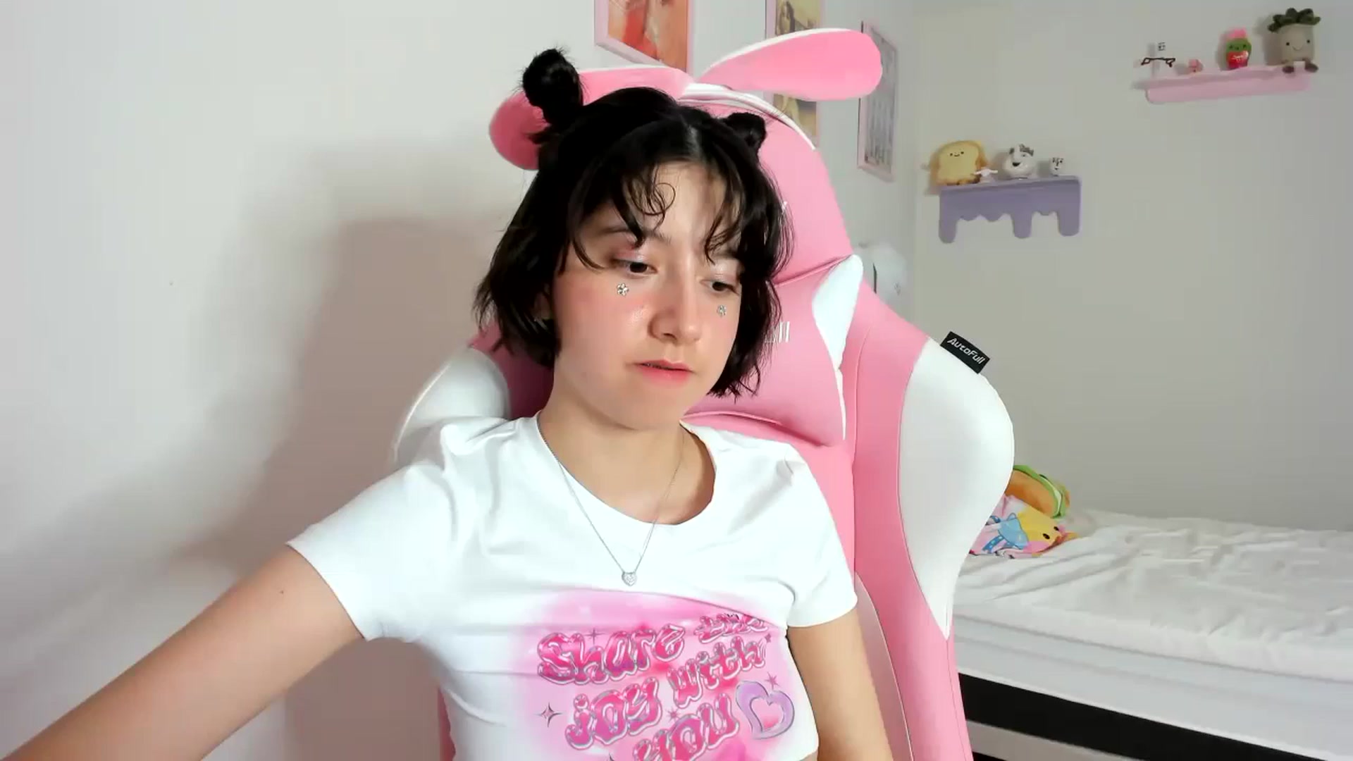 Gallery image thumbnail from Cherrycute666's myfreecams stream on, 09/16/2023, 09:53 image 14 of 20