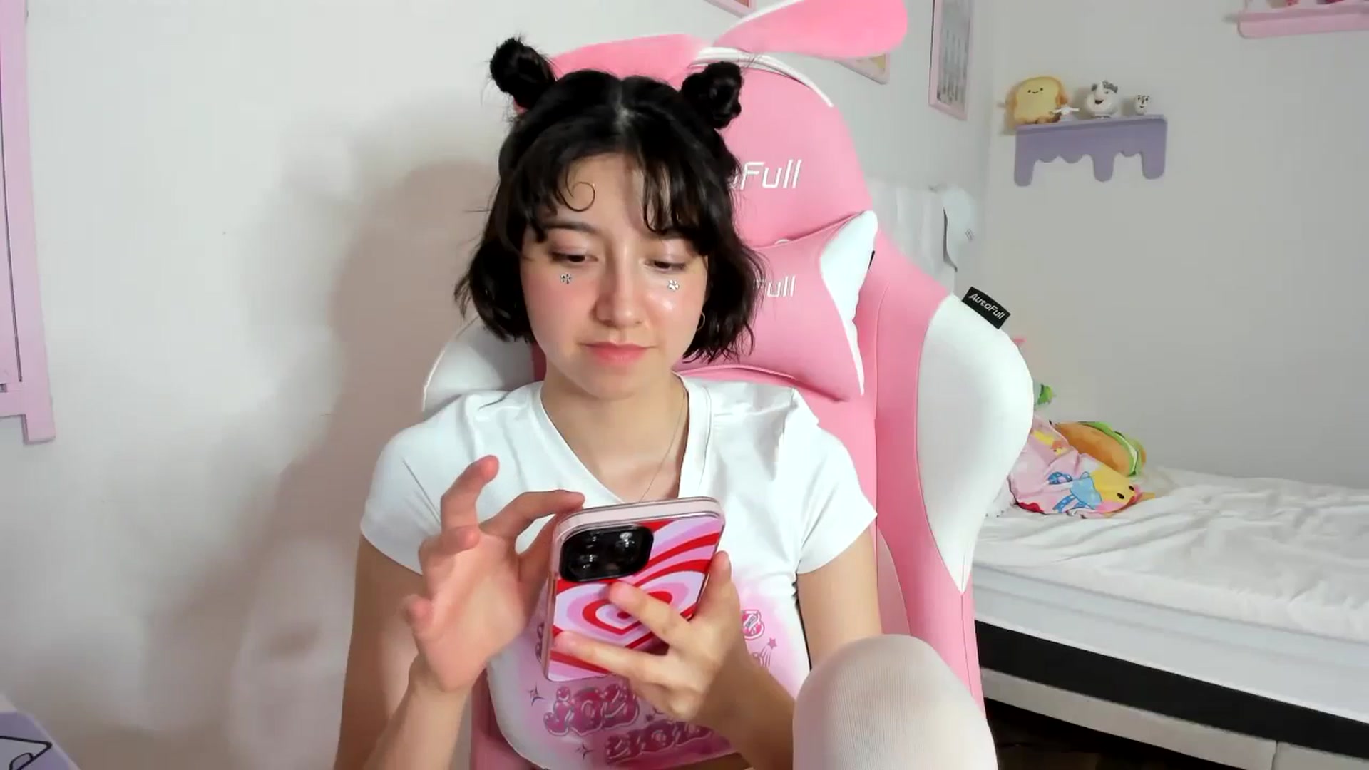 Gallery image thumbnail from Cherrycute666's myfreecams stream on, 09/16/2023, 09:53 image 19 of 20