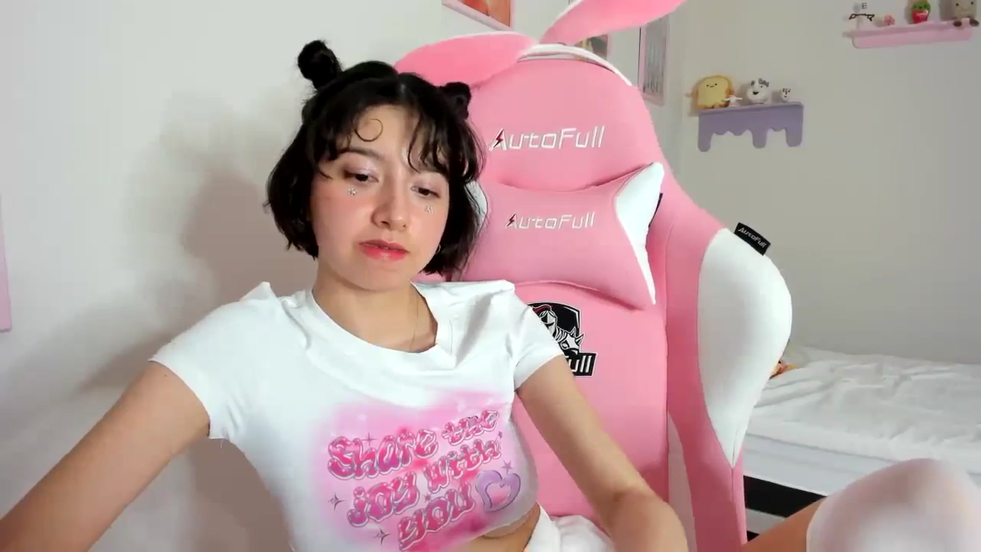 Gallery image thumbnail from Cherrycute666's myfreecams stream on, 09/16/2023, 09:53 image 5 of 20