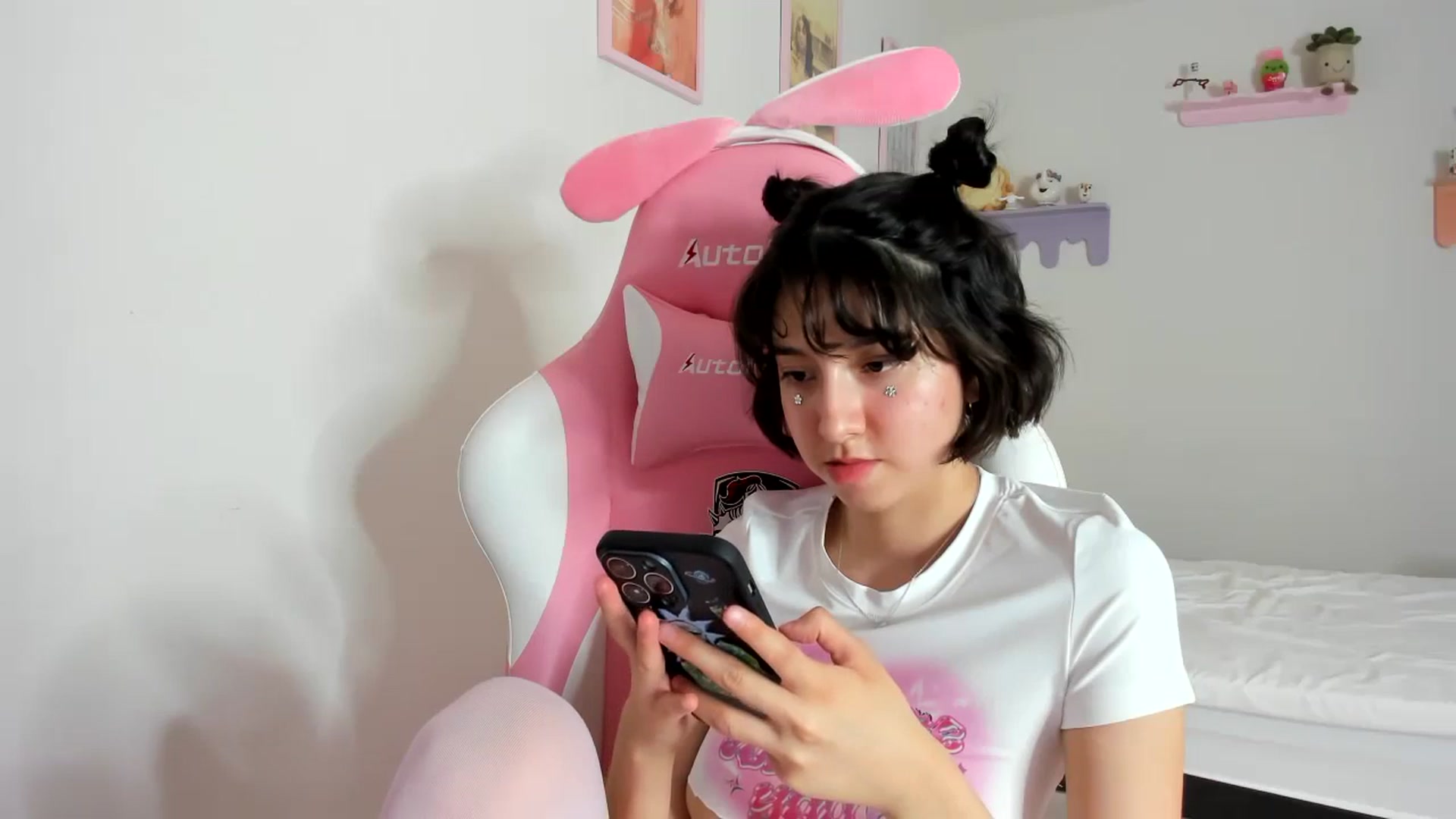 Gallery image thumbnail from Cherrycute666's myfreecams stream on, 09/16/2023, 09:53 image 10 of 20