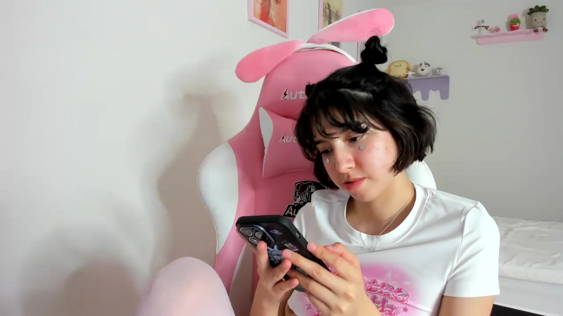 Gallery image thumbnail from Cherrycute666's myfreecams stream on, 09/16/2023, 09:53 image 11 of 20