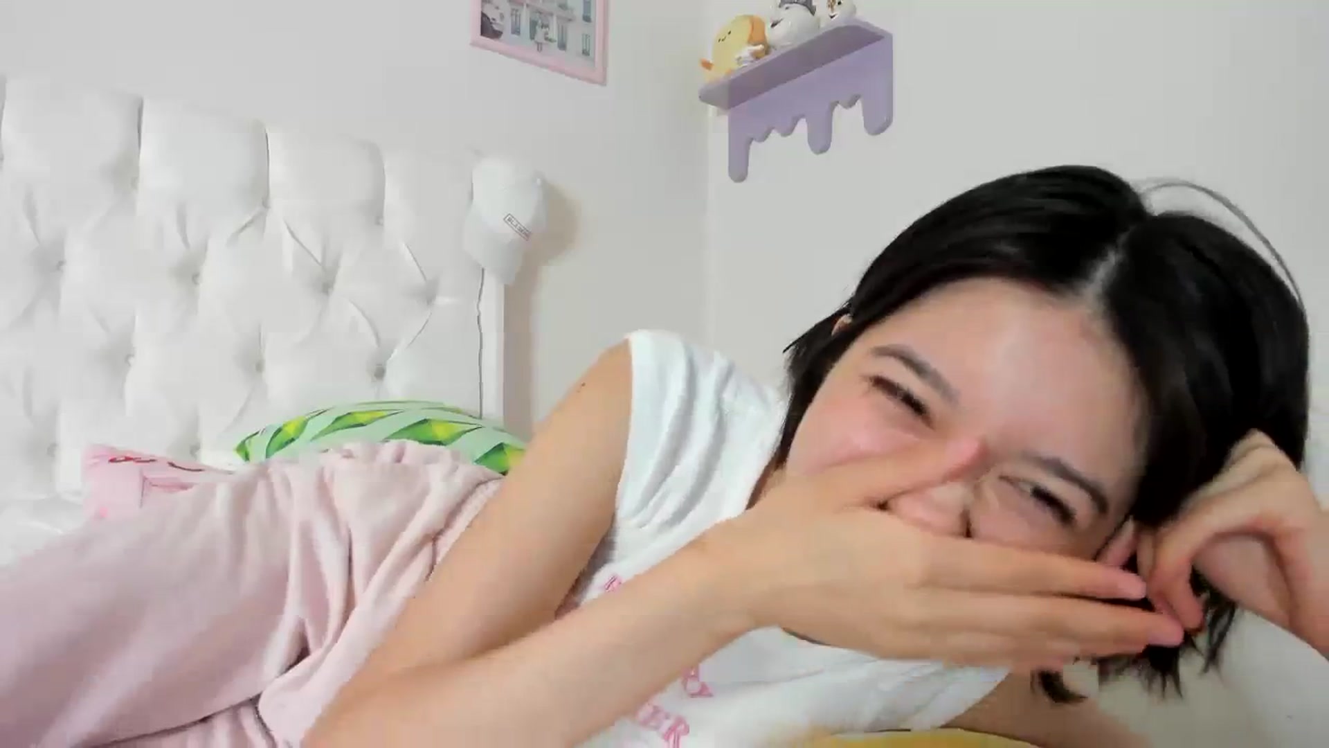 Gallery image thumbnail from Cherrycute666's myfreecams stream on, 09/16/2023, 12:35 image 13 of 20