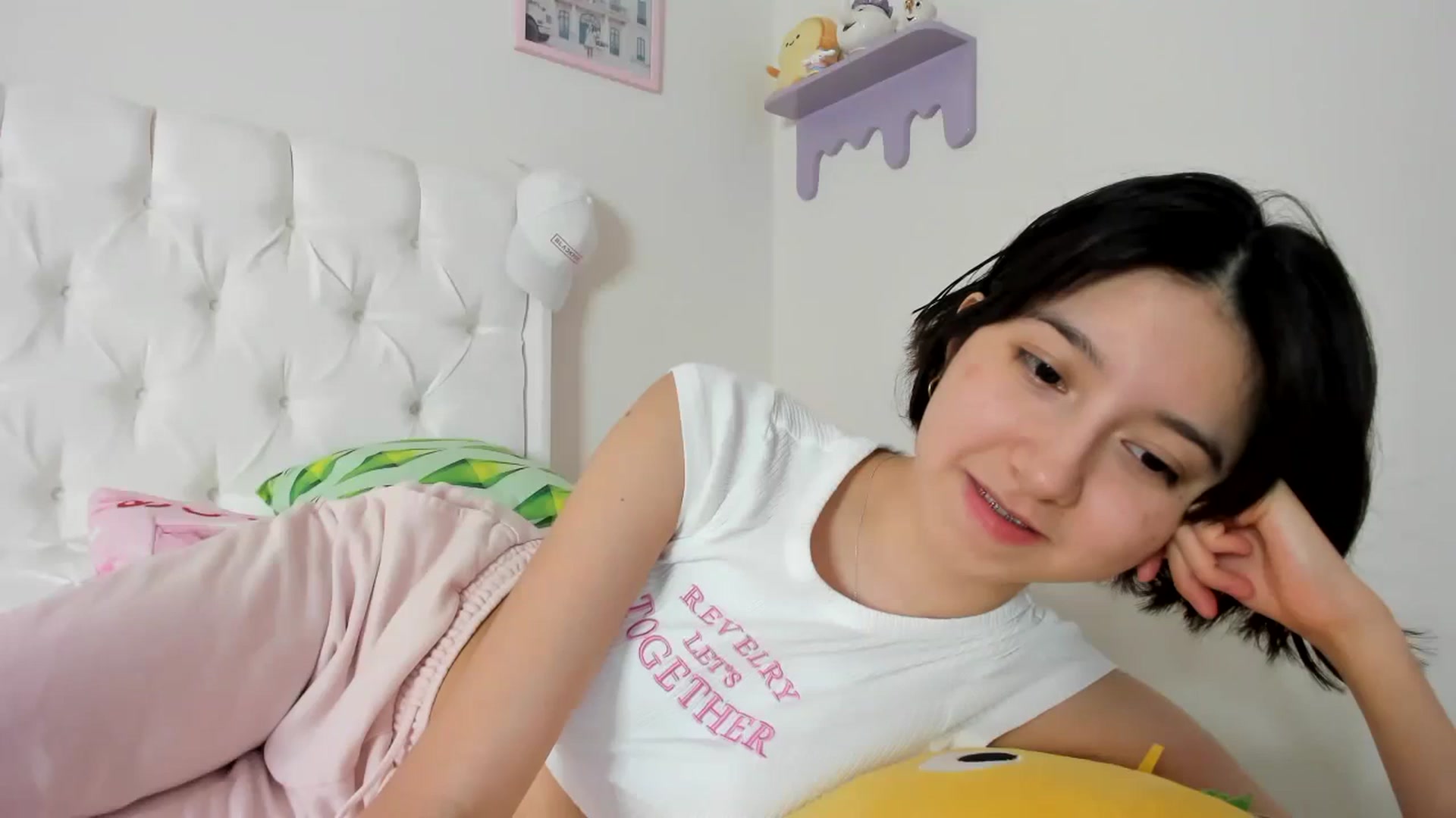 Gallery image thumbnail from Cherrycute666's myfreecams stream on, 09/16/2023, 12:35 image 11 of 20
