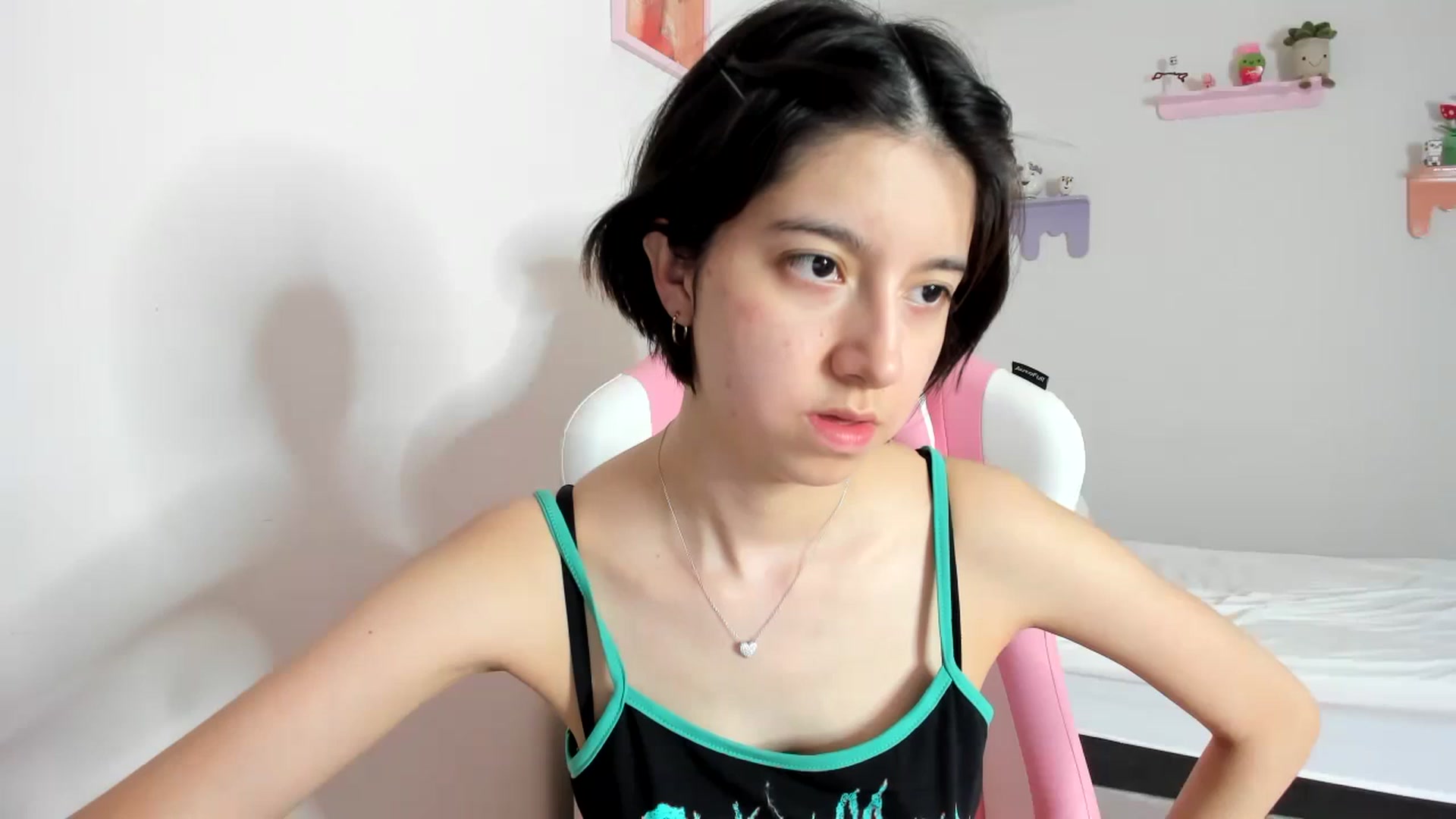 Gallery image thumbnail from Cherrycute666's myfreecams stream on, 09/17/2023, 01:00 image 5 of 20