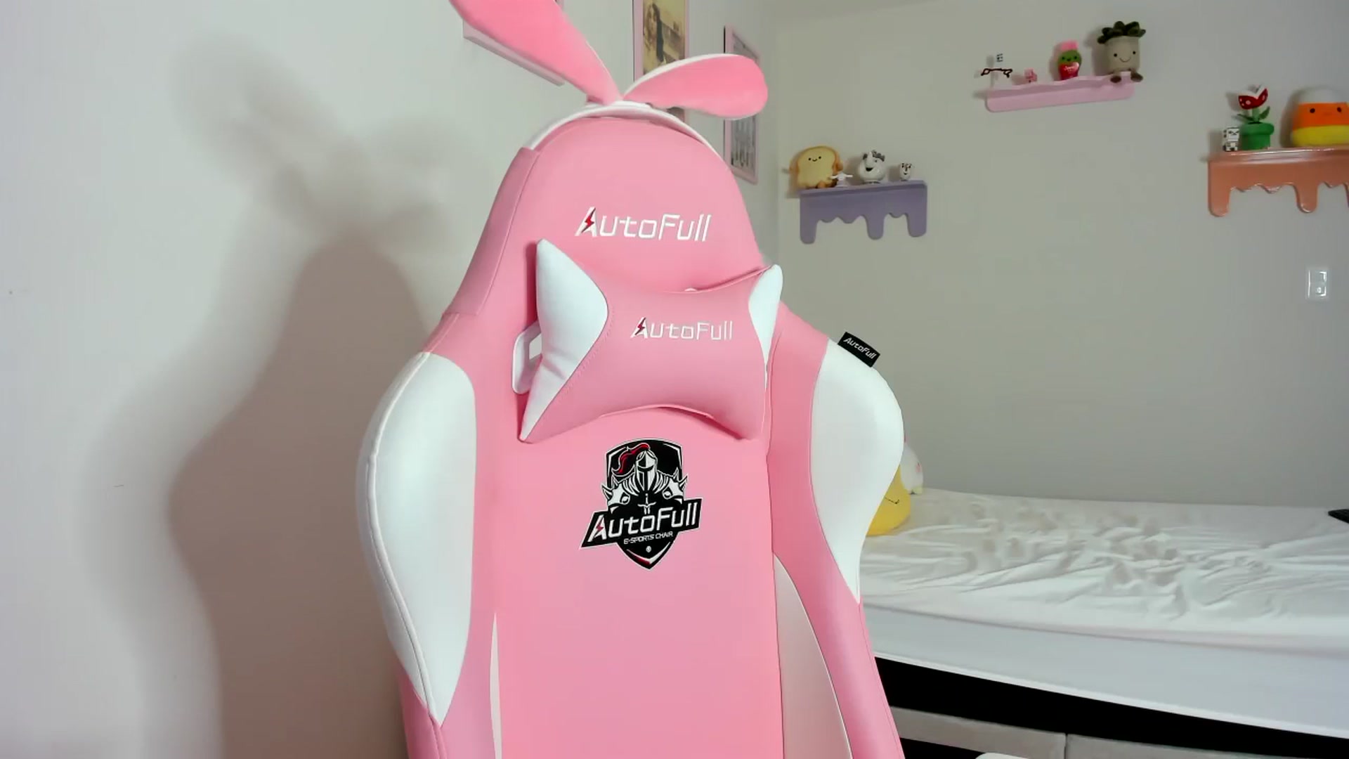 Gallery image thumbnail from Cherrycute666's myfreecams stream on, 09/17/2023, 06:54 image 4 of 20