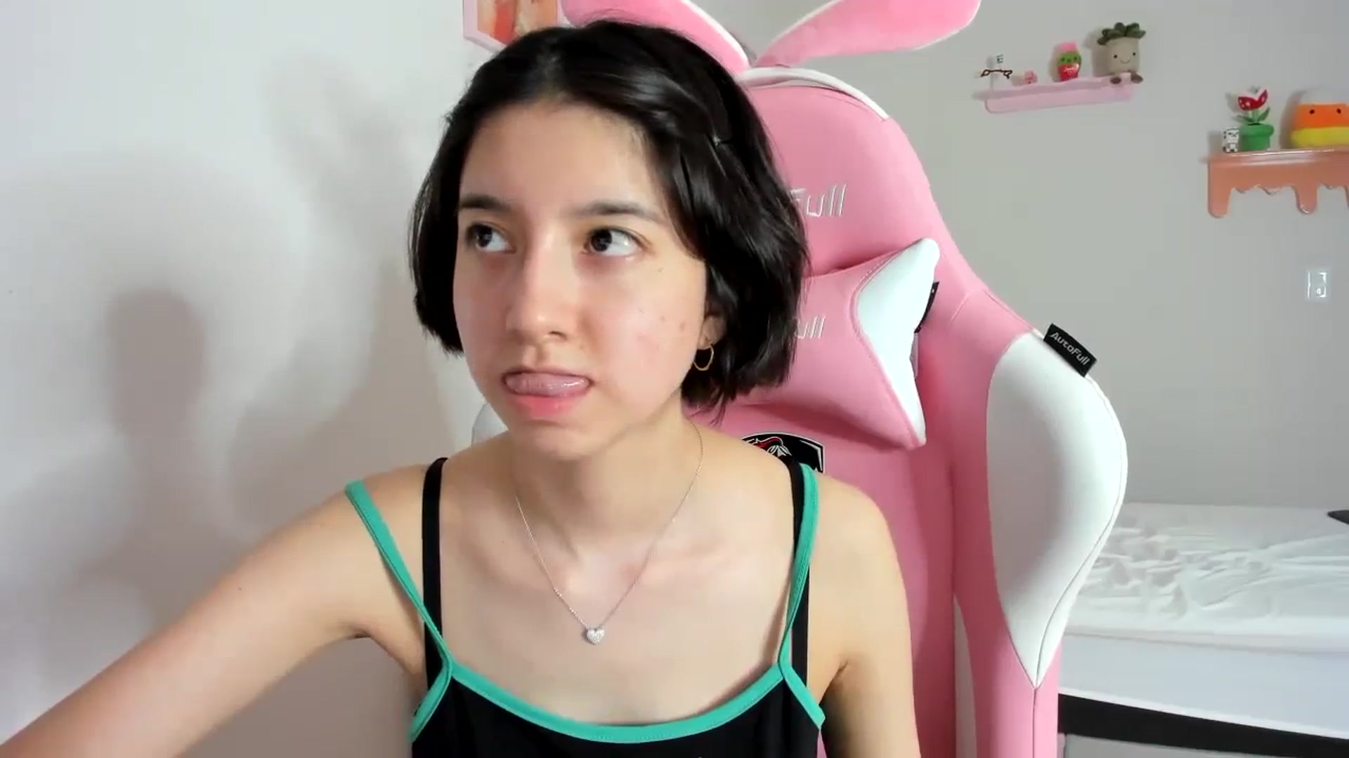 Gallery image thumbnail from Cherrycute666's myfreecams stream on, 09/17/2023, 06:54 image 3 of 20