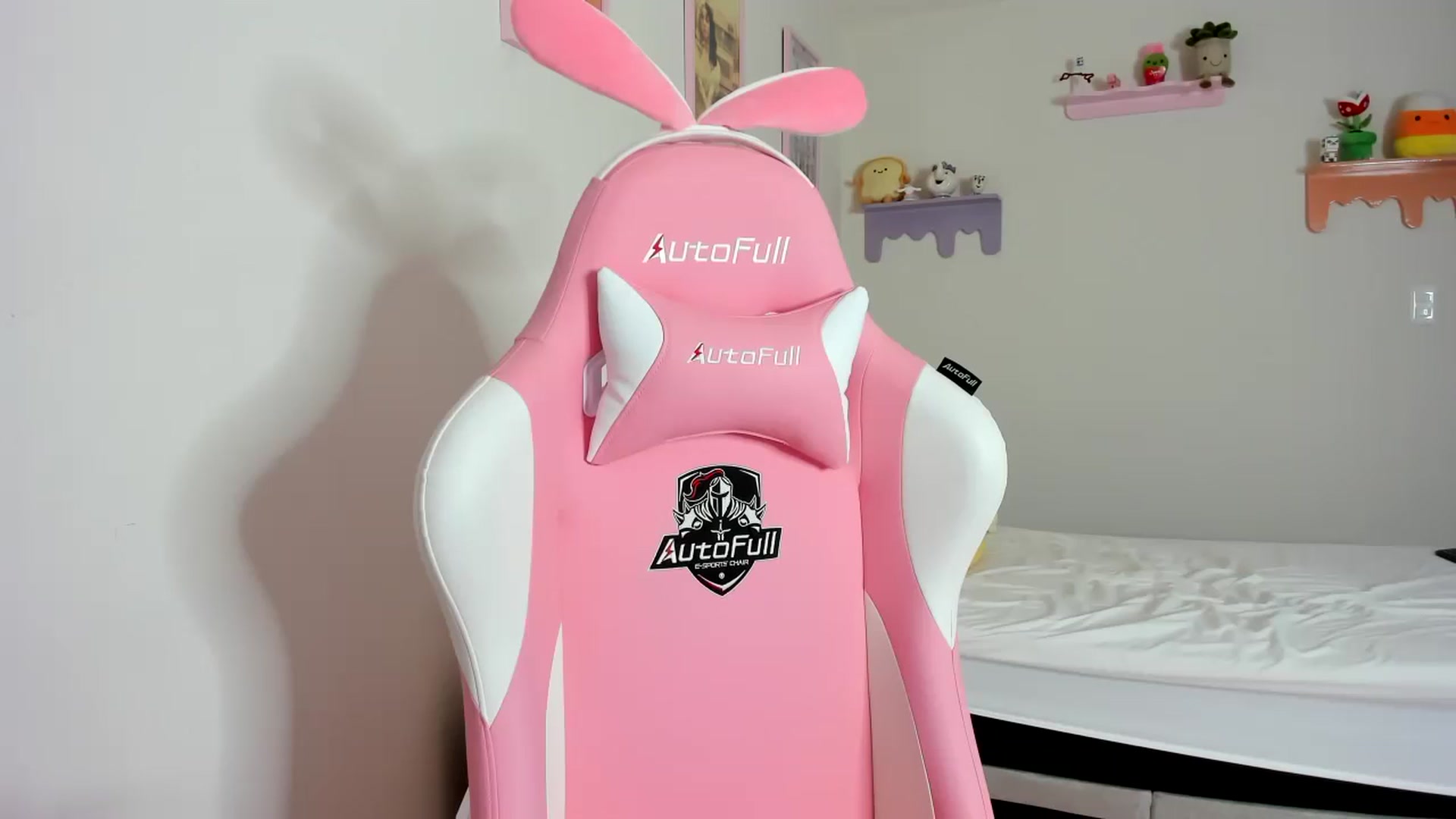 Gallery image thumbnail from Cherrycute666's myfreecams stream on, 09/17/2023, 06:54 image 5 of 20