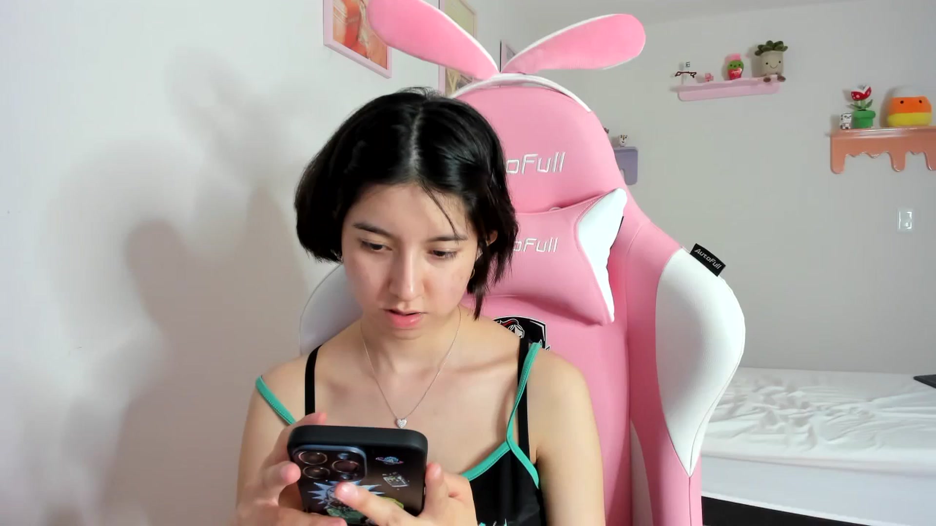 Gallery image thumbnail from Cherrycute666's myfreecams stream on, 09/17/2023, 06:54 image 1 of 20
