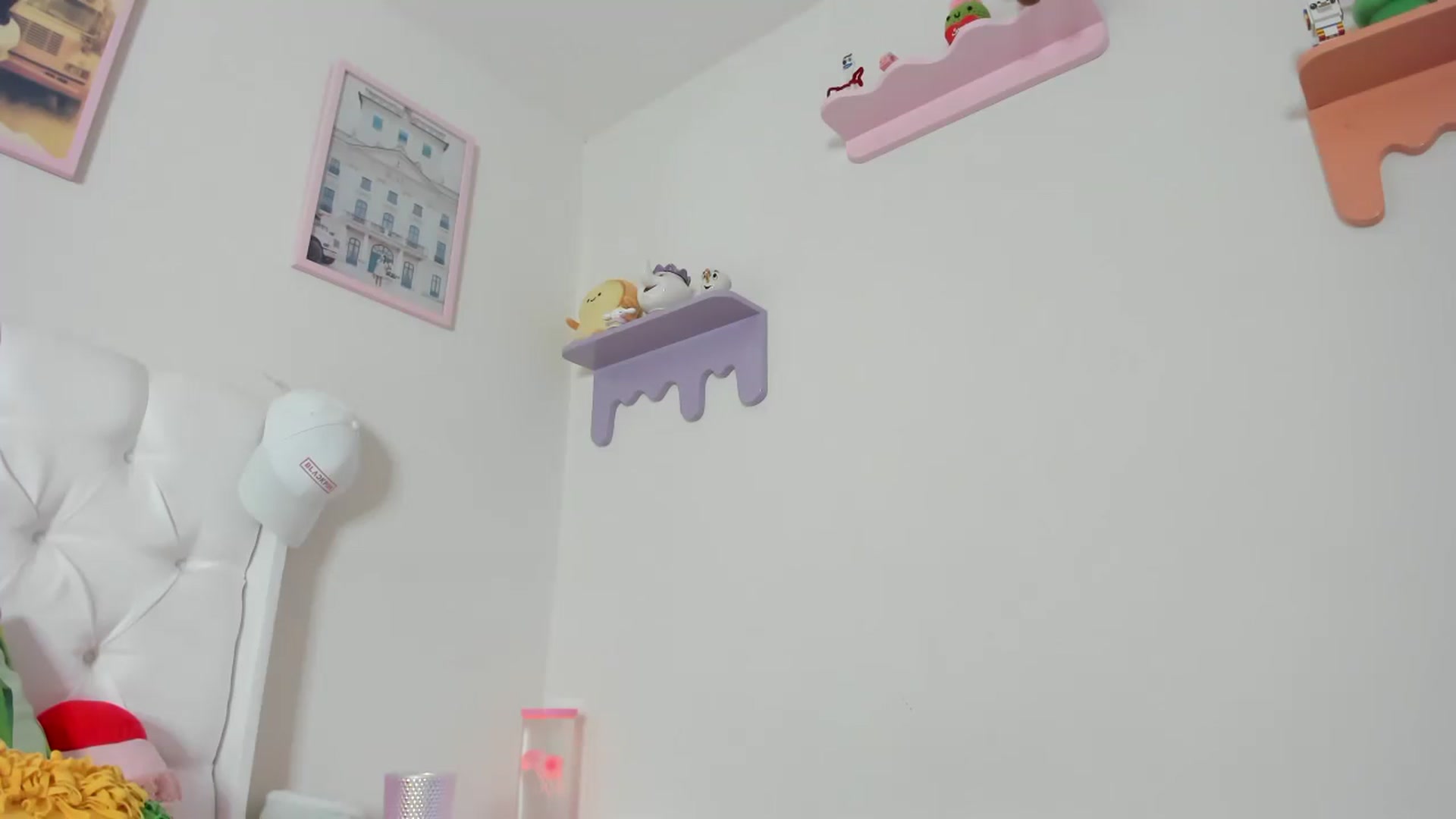 Gallery image thumbnail from Cherrycute666's myfreecams stream on, 09/18/2023, 05:20 image 15 of 20