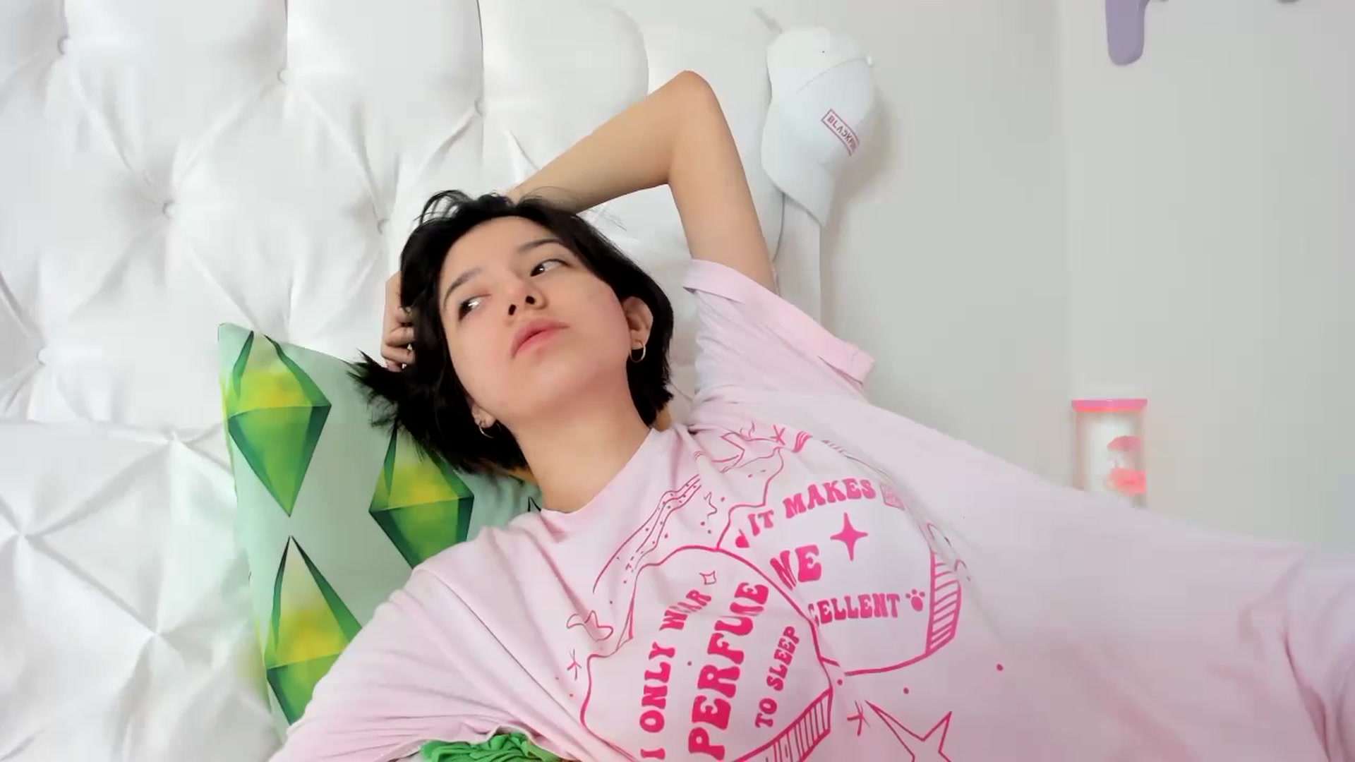 Gallery image thumbnail from Cherrycute666's myfreecams stream on, 09/18/2023, 22:24 image 13 of 20