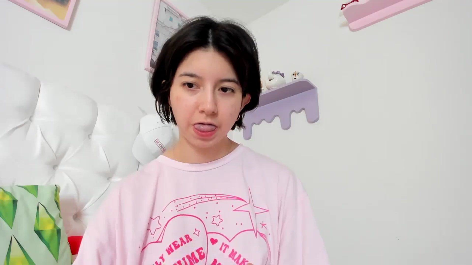 Gallery image thumbnail from Cherrycute666's myfreecams stream on, 09/18/2023, 22:24 image 5 of 20