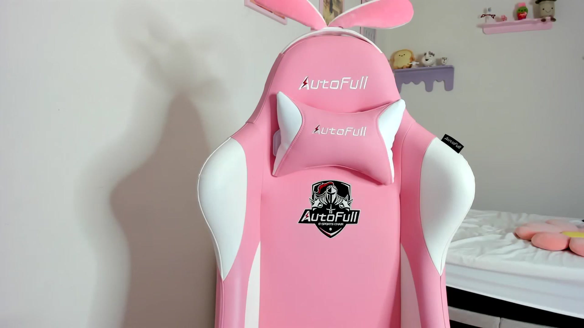 Gallery image thumbnail from Cherrycute666's myfreecams stream on, 09/19/2023, 24:01 image 20 of 20