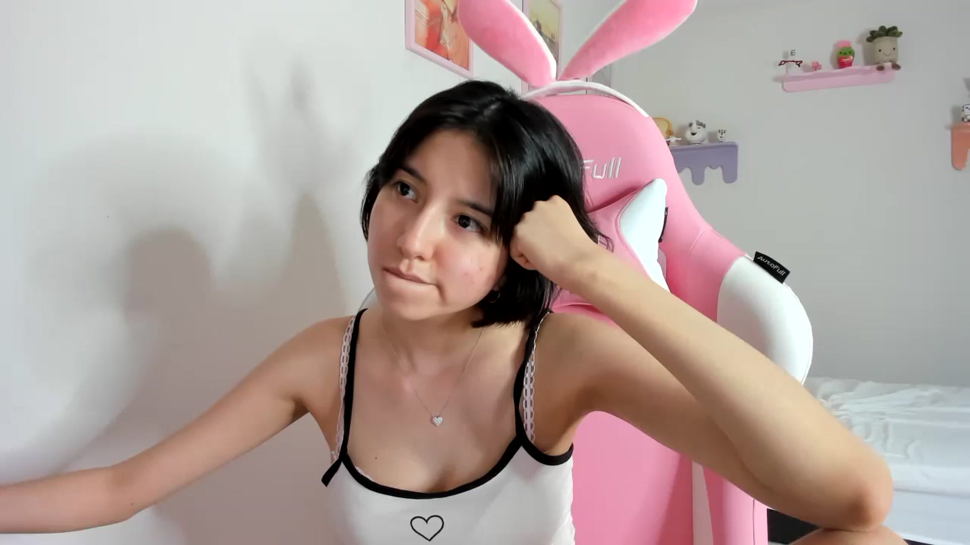 Gallery image thumbnail from Cherrycute666's myfreecams stream on, 09/19/2023, 06:46 image 20 of 20
