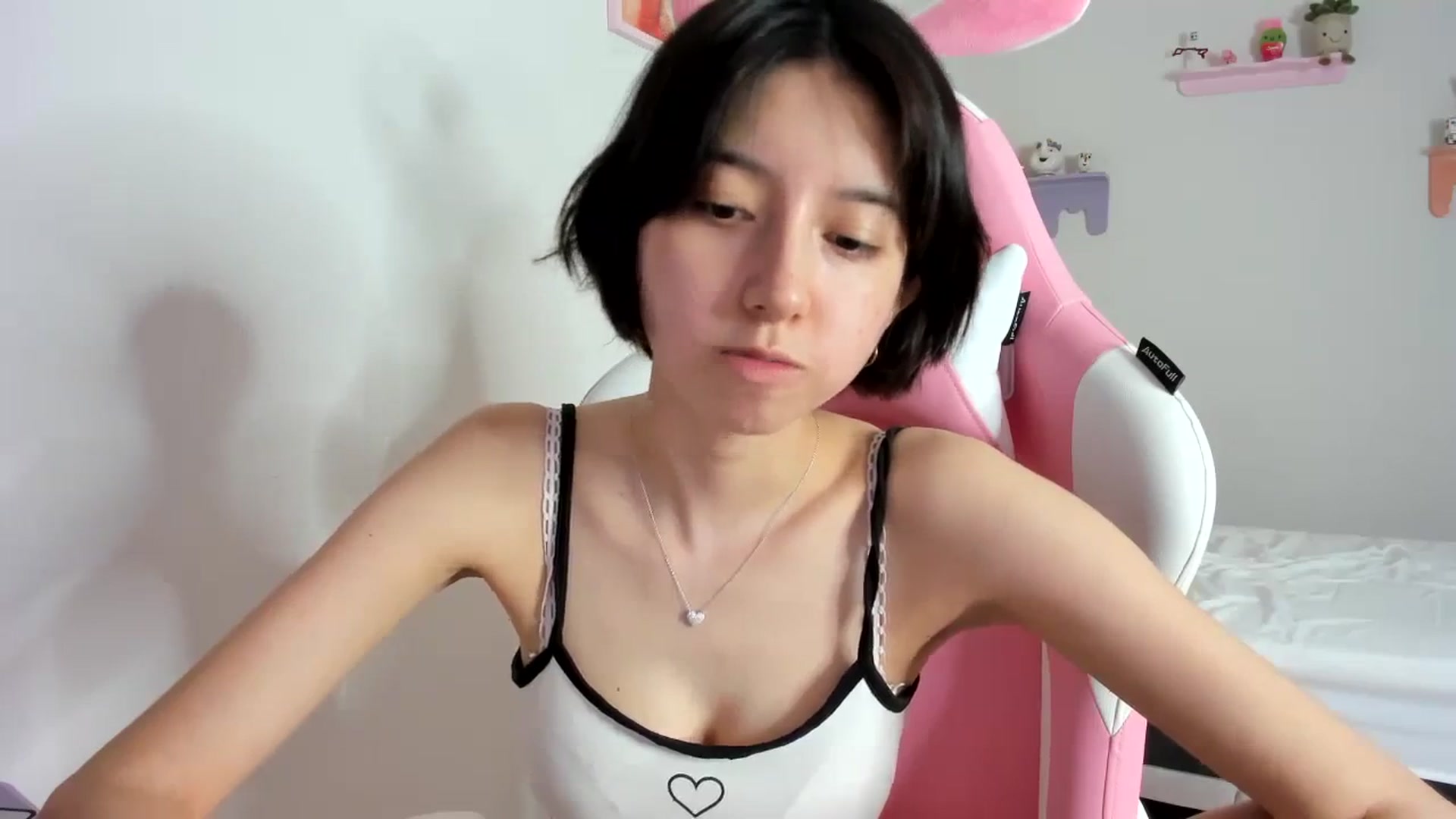 Gallery image thumbnail from Cherrycute666's myfreecams stream on, 09/19/2023, 06:46 image 3 of 20