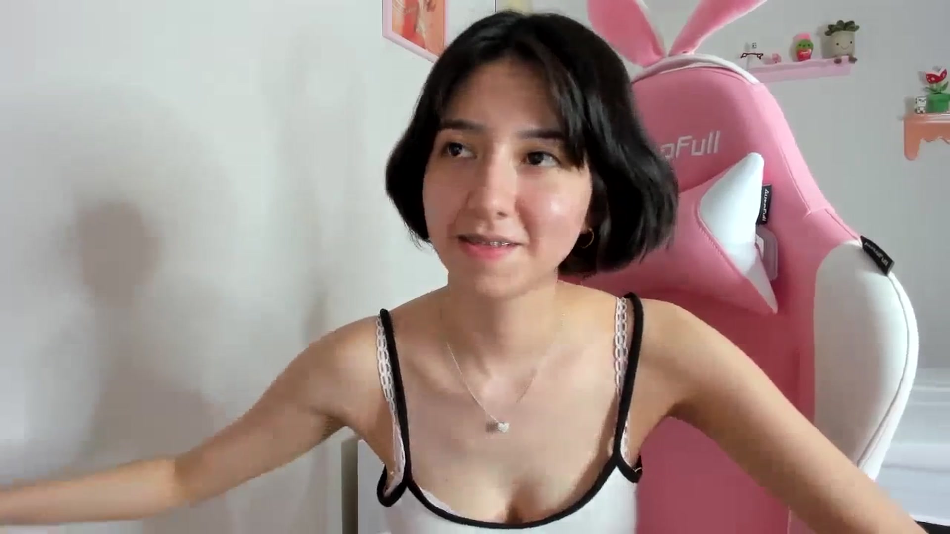 Gallery image thumbnail from Cherrycute666's myfreecams stream on, 09/19/2023, 07:06 image 2 of 20