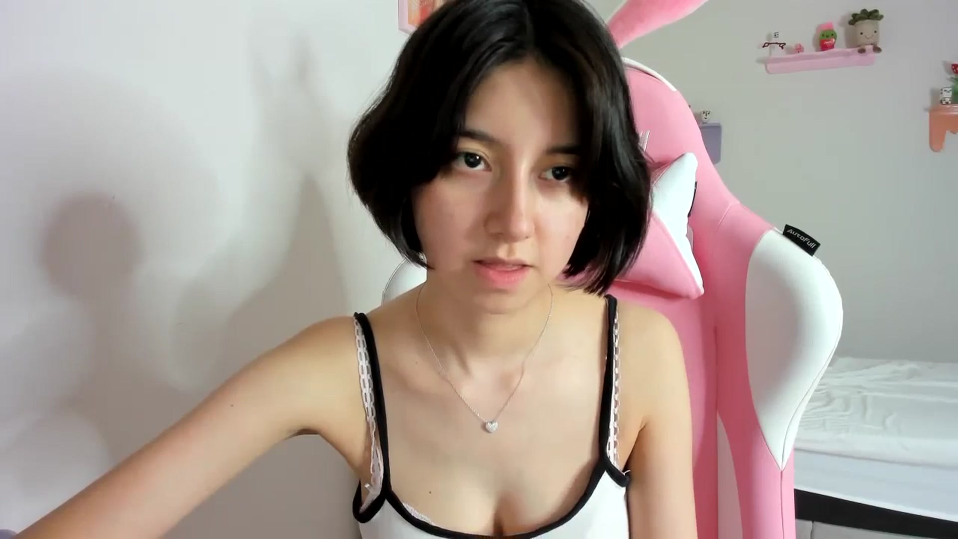 Gallery image thumbnail from Cherrycute666's myfreecams stream on, 09/19/2023, 07:06 image 6 of 20