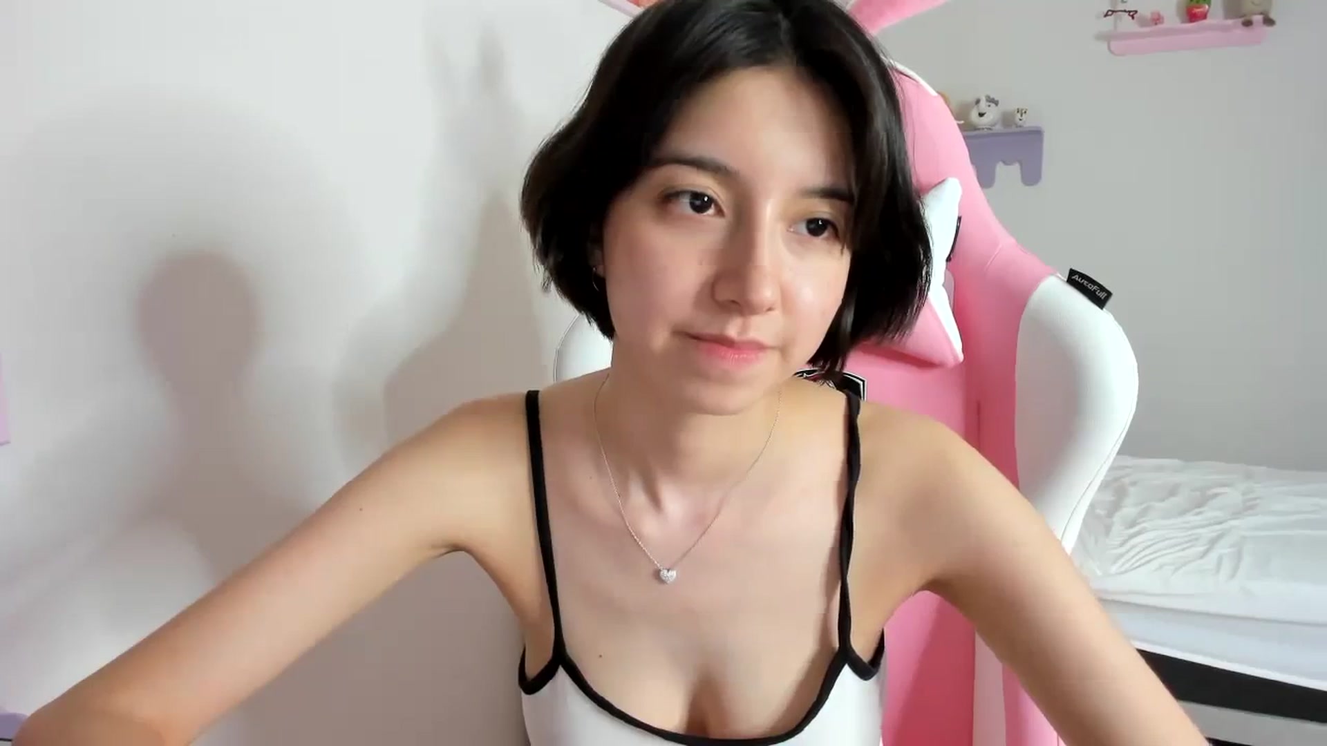 Gallery image thumbnail from Cherrycute666's myfreecams stream on, 09/19/2023, 07:56 image 7 of 20