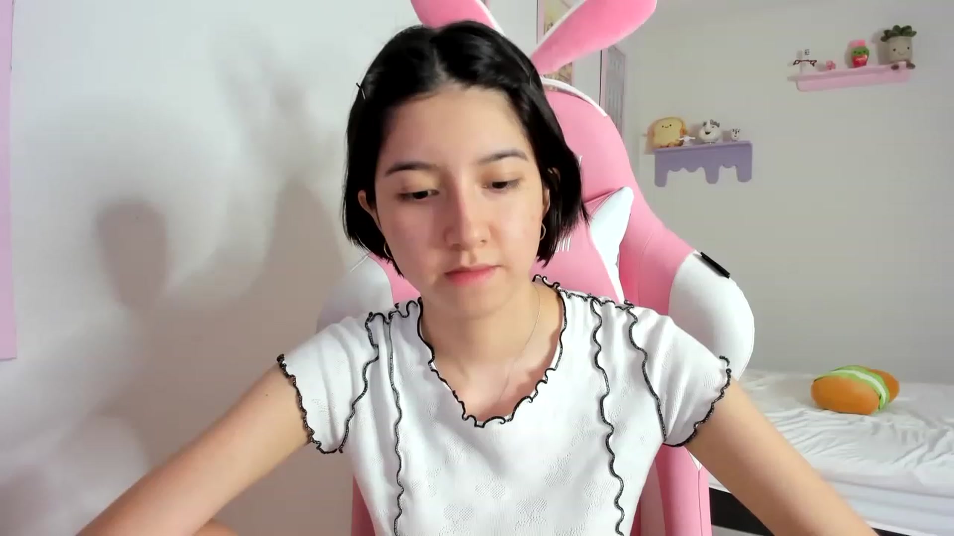 Gallery image thumbnail from Cherrycute666's myfreecams stream on, 09/20/2023, 03:37 image 1 of 20