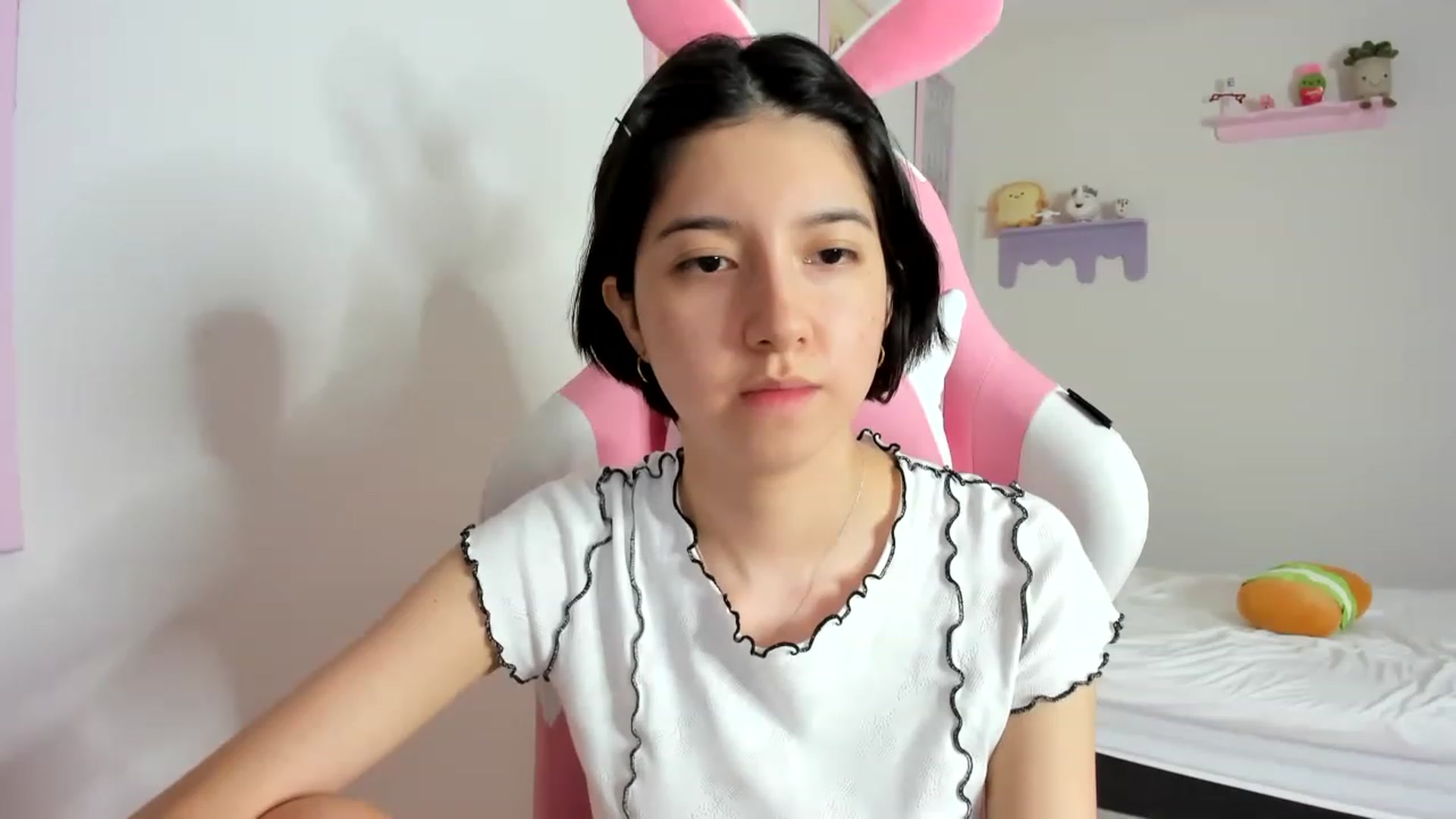 Gallery image thumbnail from Cherrycute666's myfreecams stream on, 09/20/2023, 03:37 image 3 of 20