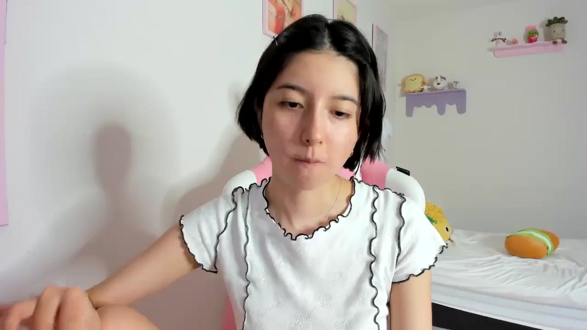Gallery image thumbnail from Cherrycute666's myfreecams stream on, 09/20/2023, 04:52 image 3 of 20