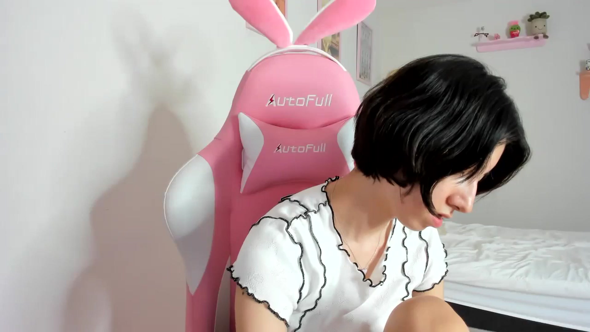 Gallery image thumbnail from Cherrycute666's myfreecams stream on, 09/20/2023, 05:54 image 17 of 20