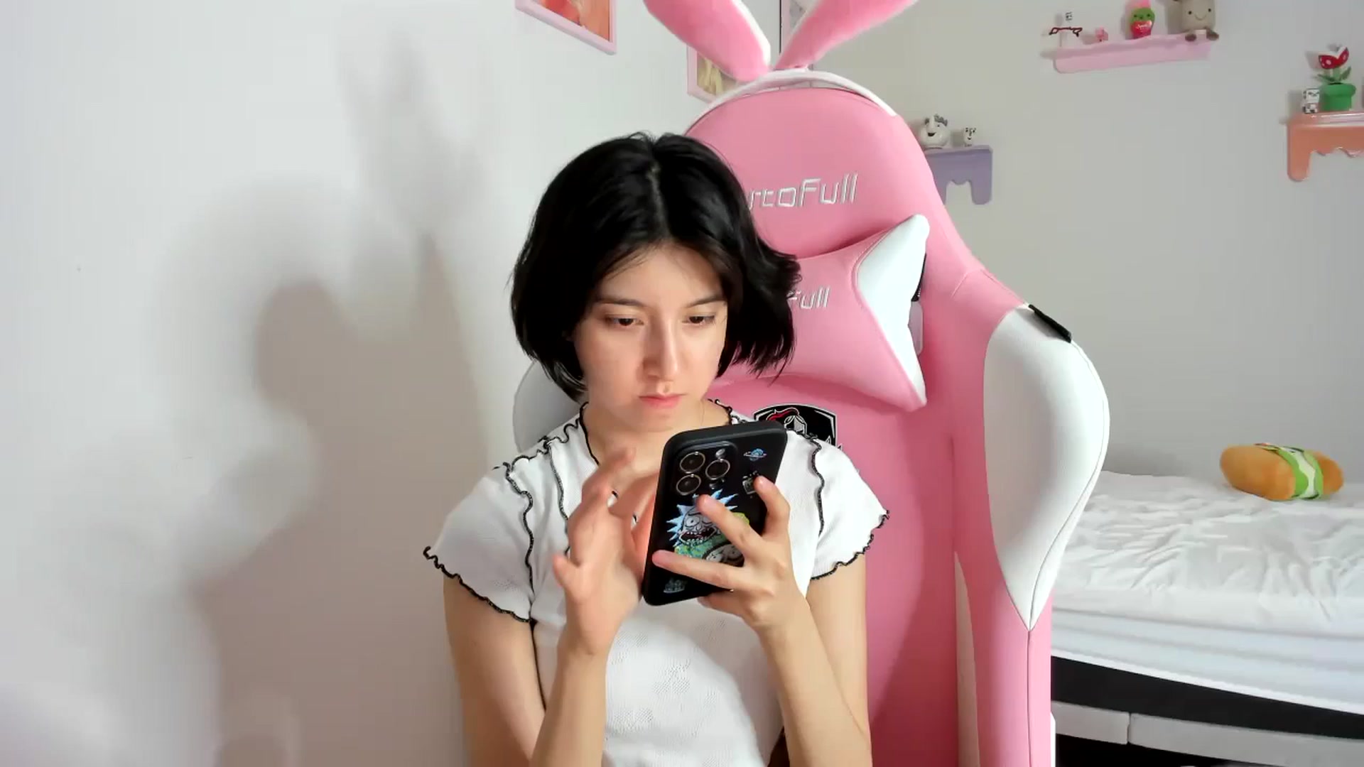 Gallery image thumbnail from Cherrycute666's myfreecams stream on, 09/20/2023, 05:54 image 1 of 20