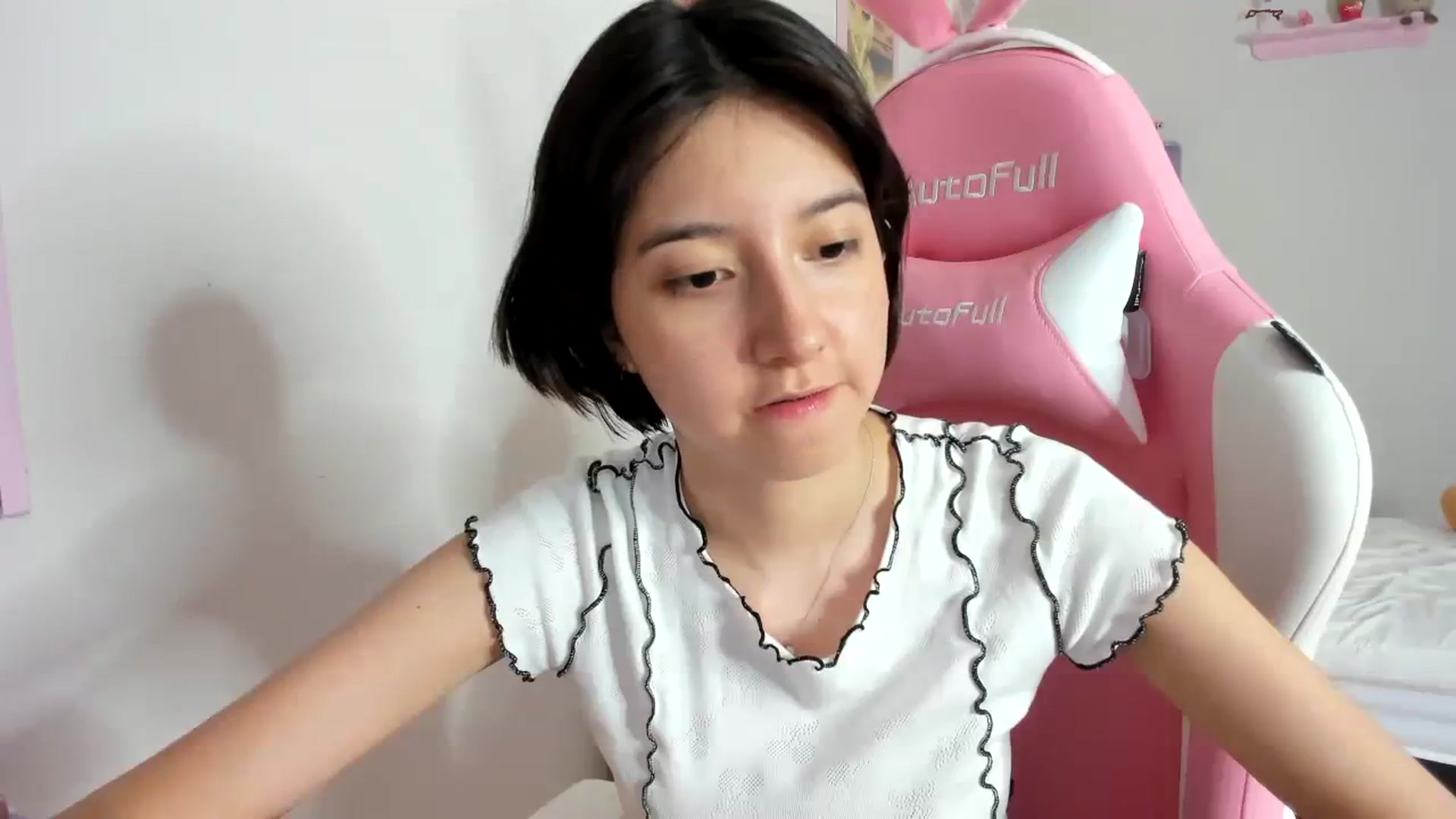 Gallery image thumbnail from Cherrycute666's myfreecams stream on, 09/20/2023, 05:54 image 3 of 20