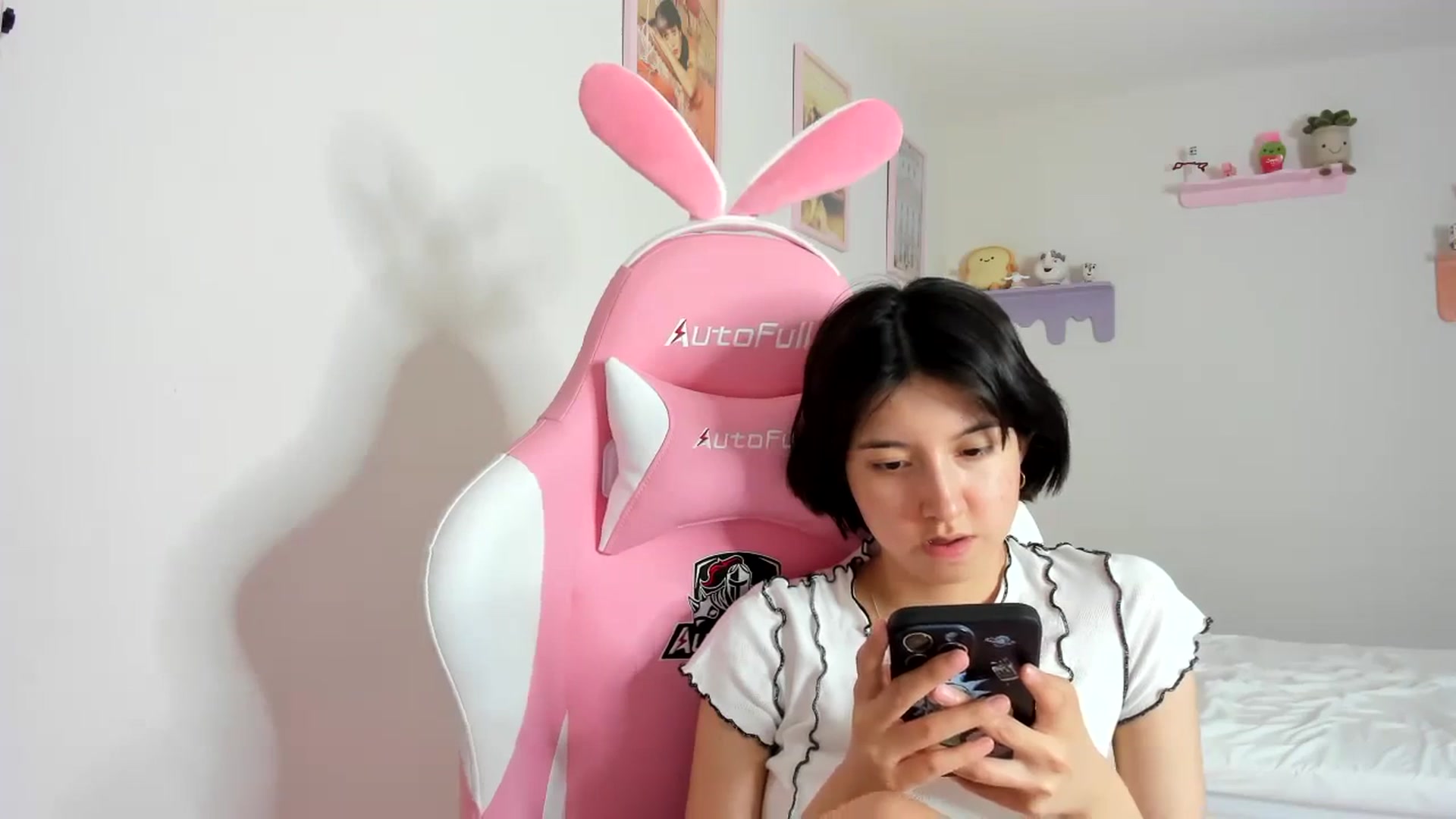 Gallery image thumbnail from Cherrycute666's myfreecams stream on, 09/20/2023, 05:54 image 7 of 20