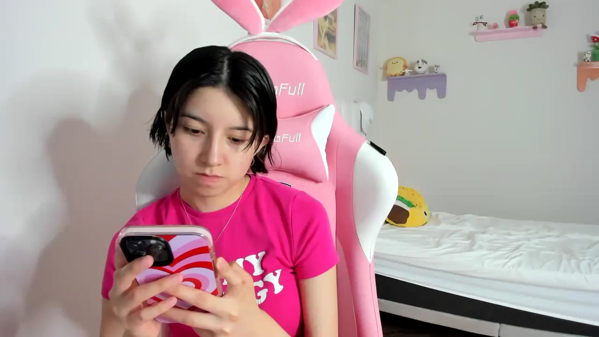 Gallery image thumbnail from Cherrycute666's myfreecams stream on, 09/20/2023, 06:49 image 18 of 20