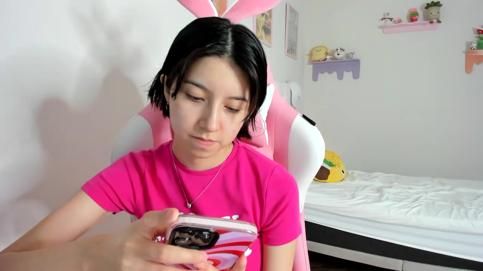 Gallery image thumbnail from Cherrycute666's myfreecams stream on, 09/20/2023, 06:49 image 17 of 20