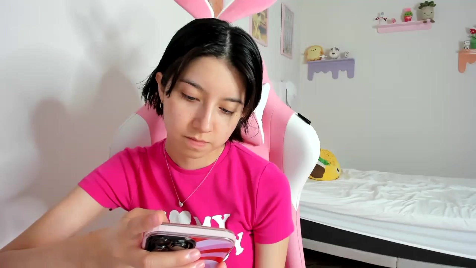 Gallery image thumbnail from Cherrycute666's myfreecams stream on, 09/20/2023, 06:49 image 16 of 20