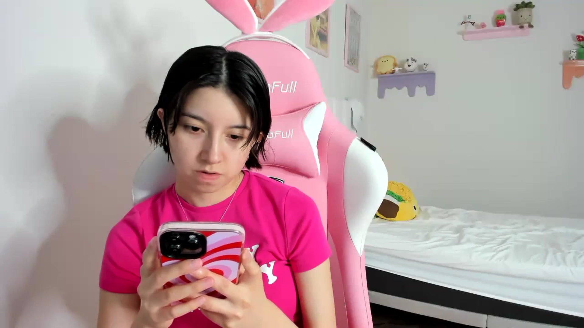 Gallery image thumbnail from Cherrycute666's myfreecams stream on, 09/20/2023, 06:49 image 19 of 20
