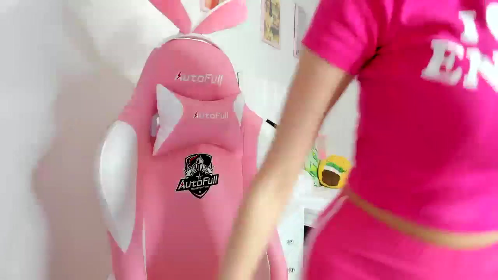 Gallery image thumbnail from Cherrycute666's myfreecams stream on, 09/20/2023, 06:49 image 14 of 20