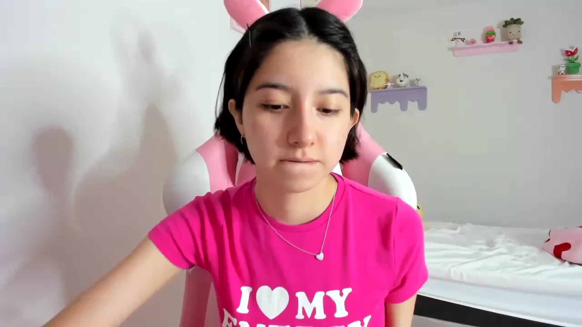 Gallery image thumbnail from Cherrycute666's myfreecams stream on, 09/20/2023, 07:58 image 2 of 20
