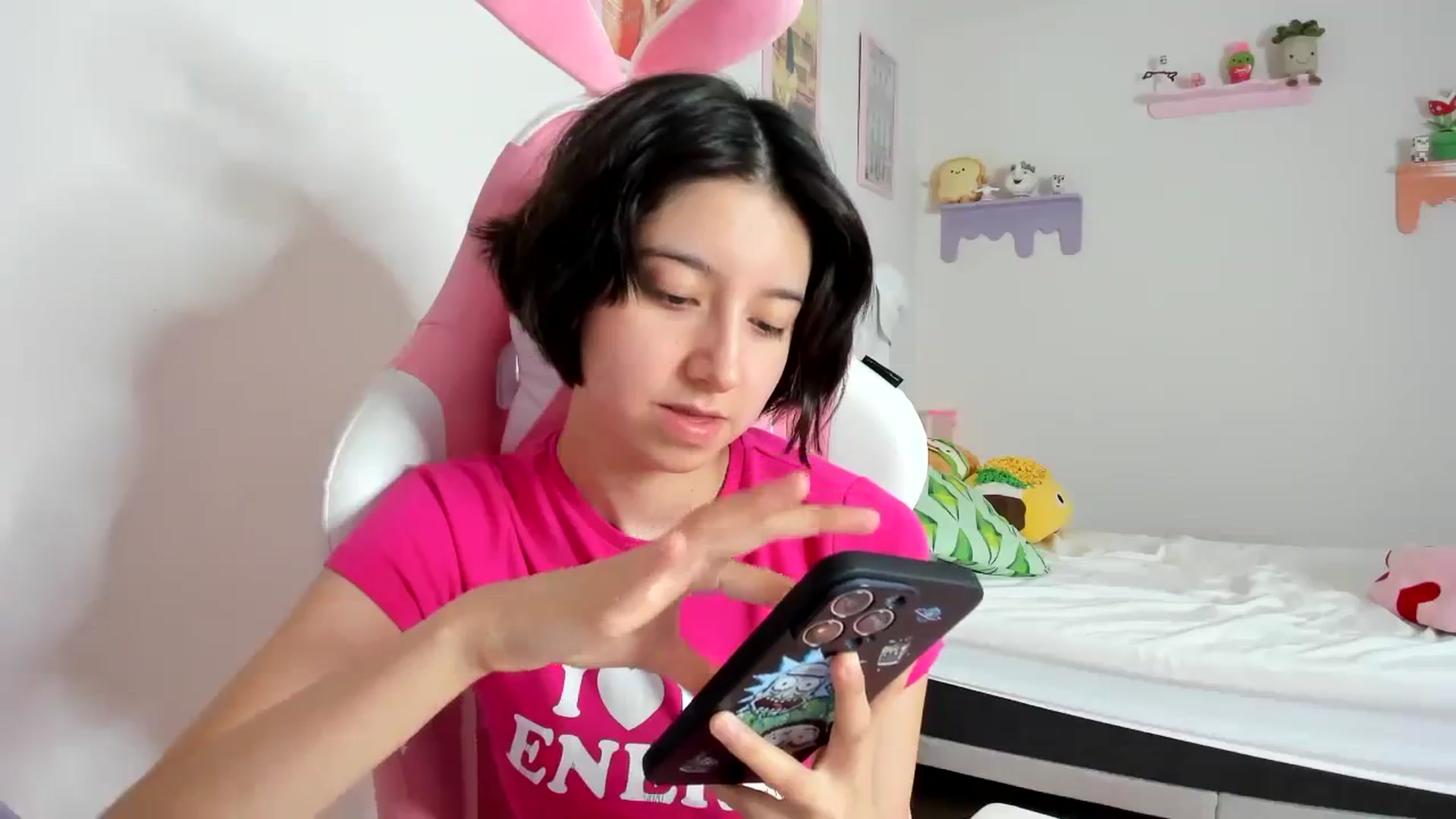 Gallery image thumbnail from Cherrycute666's myfreecams stream on, 09/20/2023, 08:33 image 19 of 20