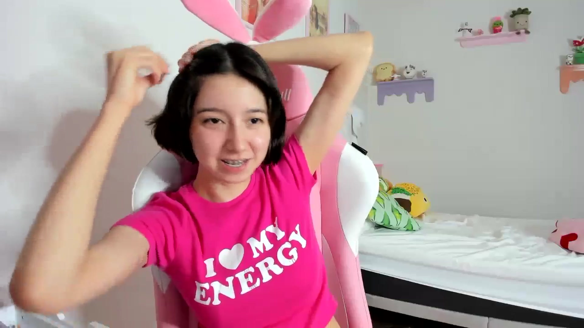 Gallery image thumbnail from Cherrycute666's myfreecams stream on, 09/20/2023, 08:33 image 20 of 20