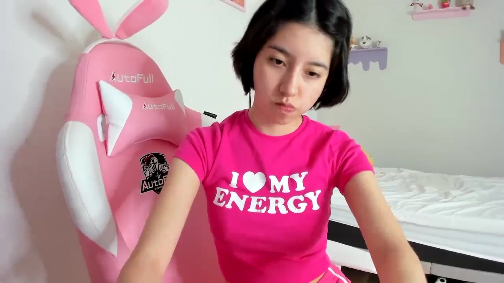 Gallery image thumbnail from Cherrycute666's myfreecams stream on, 09/20/2023, 21:16 image 19 of 20