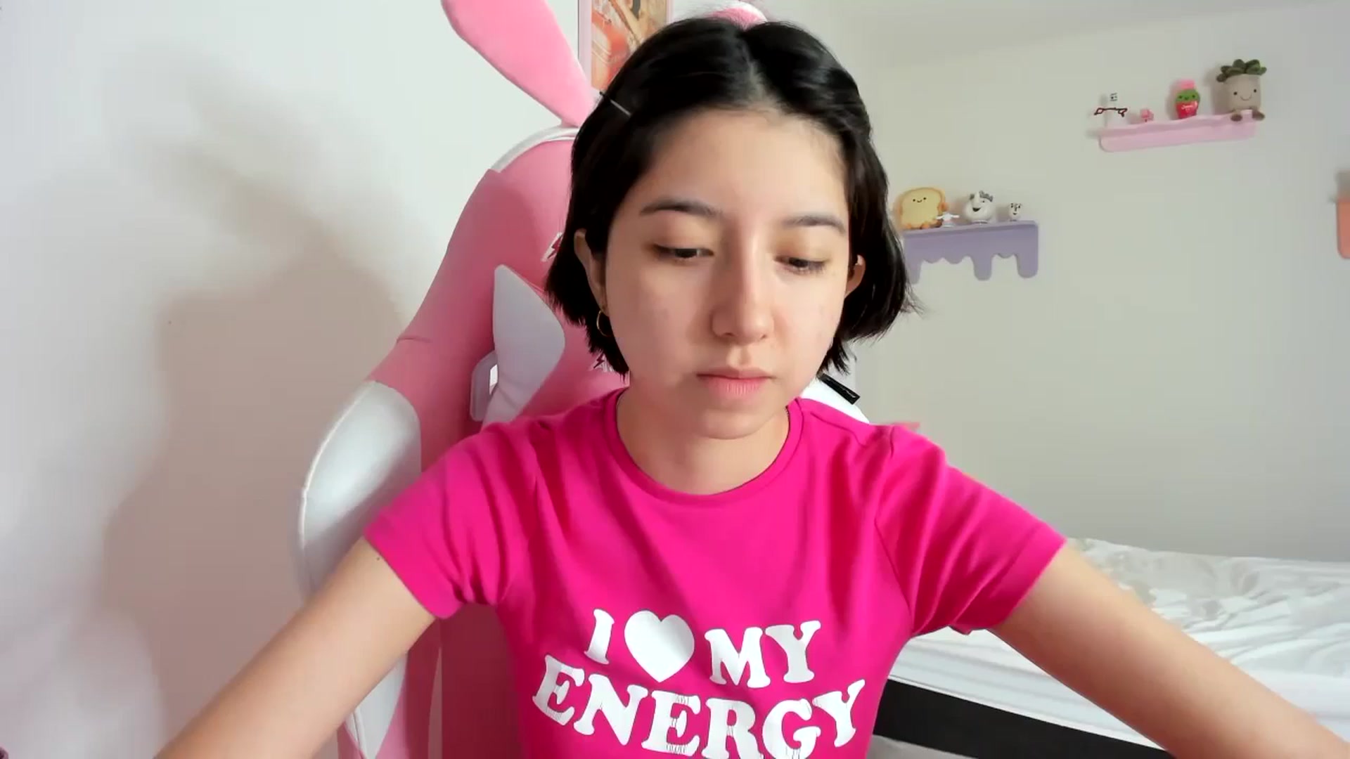 Gallery image thumbnail from Cherrycute666's myfreecams stream on, 09/20/2023, 21:16 image 3 of 20