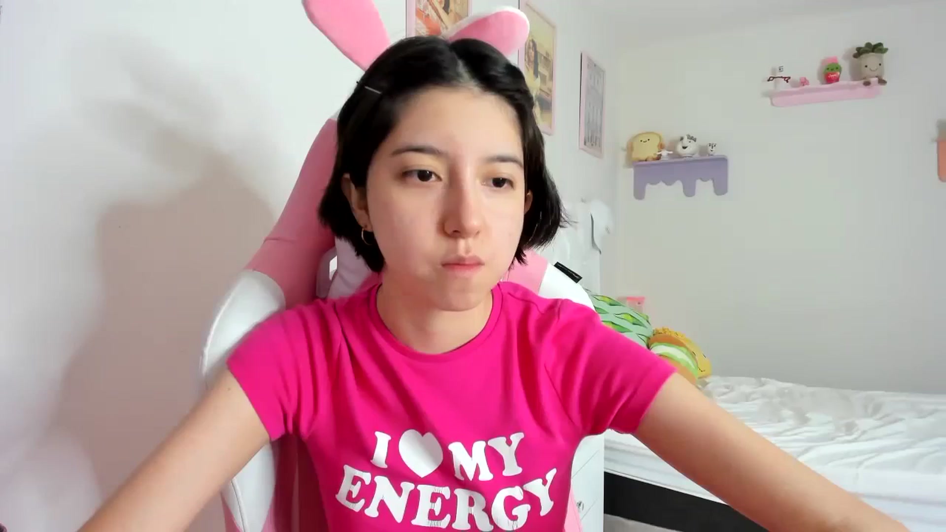 Gallery image thumbnail from Cherrycute666's myfreecams stream on, 09/20/2023, 21:16 image 6 of 20