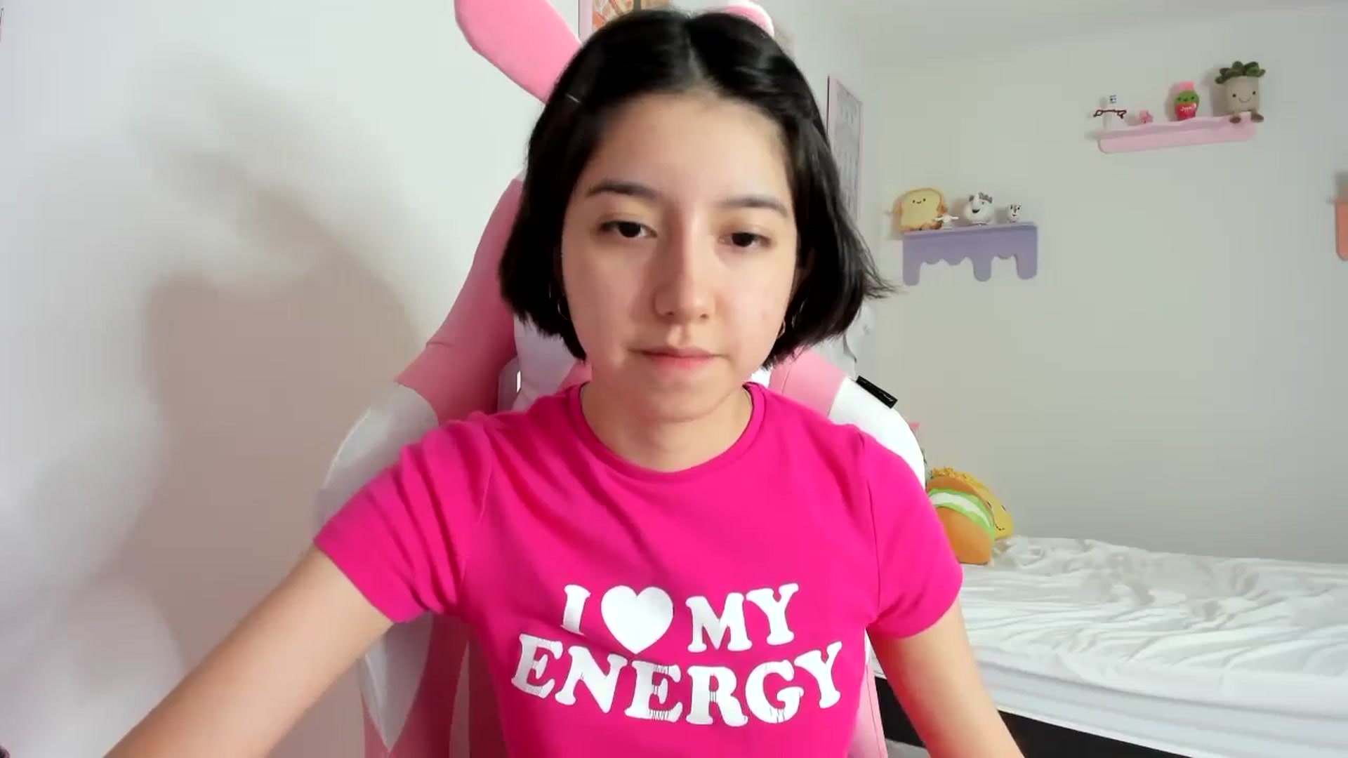 Gallery image thumbnail from Cherrycute666's myfreecams stream on, 09/20/2023, 21:16 image 10 of 20