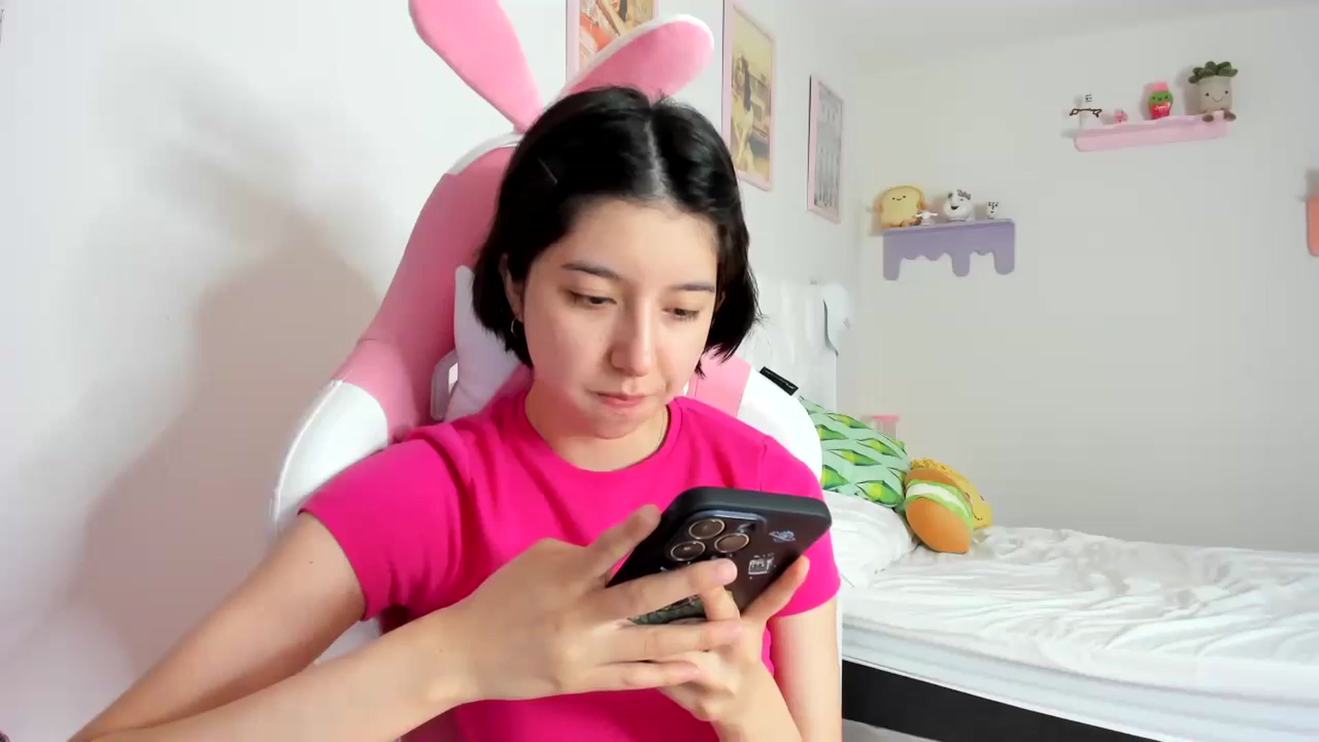 Gallery image thumbnail from Cherrycute666's myfreecams stream on, 09/20/2023, 21:16 image 8 of 20