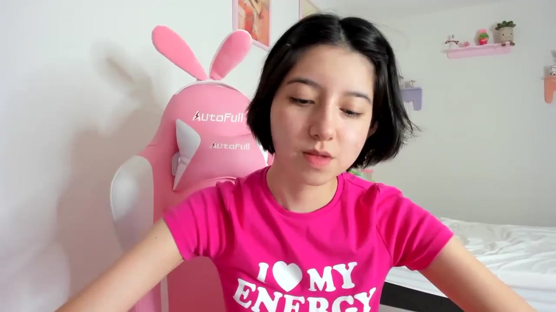 Gallery image thumbnail from Cherrycute666's myfreecams stream on, 09/20/2023, 21:16 image 15 of 20